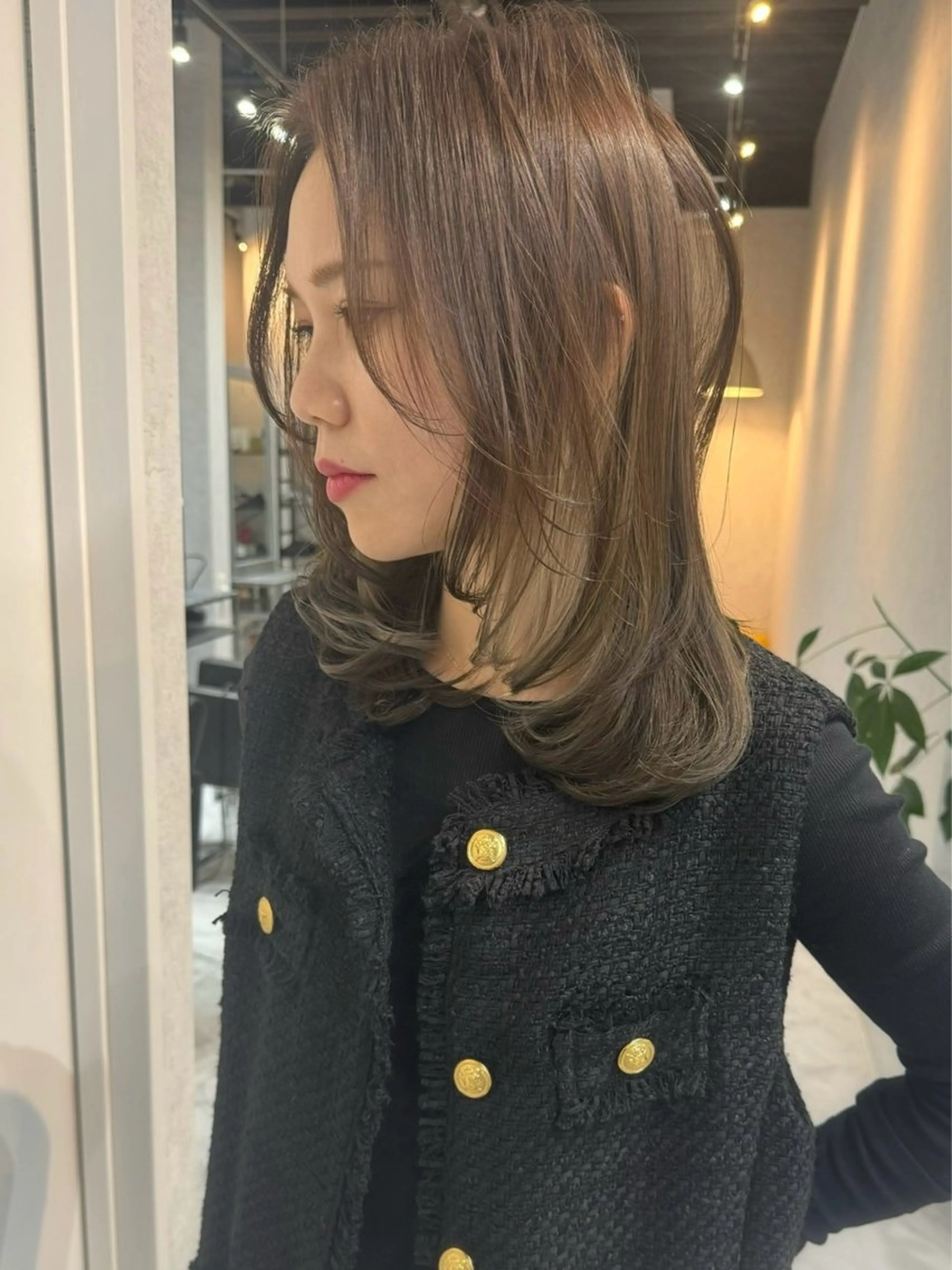 ミディアム カラー ヘアアレンジ ショートボブ バレイヤージュ ブリーチ デザインカラー ダブルカラー アンドウ ユウ/ レイヤーカット/韓国のヘアスタイル