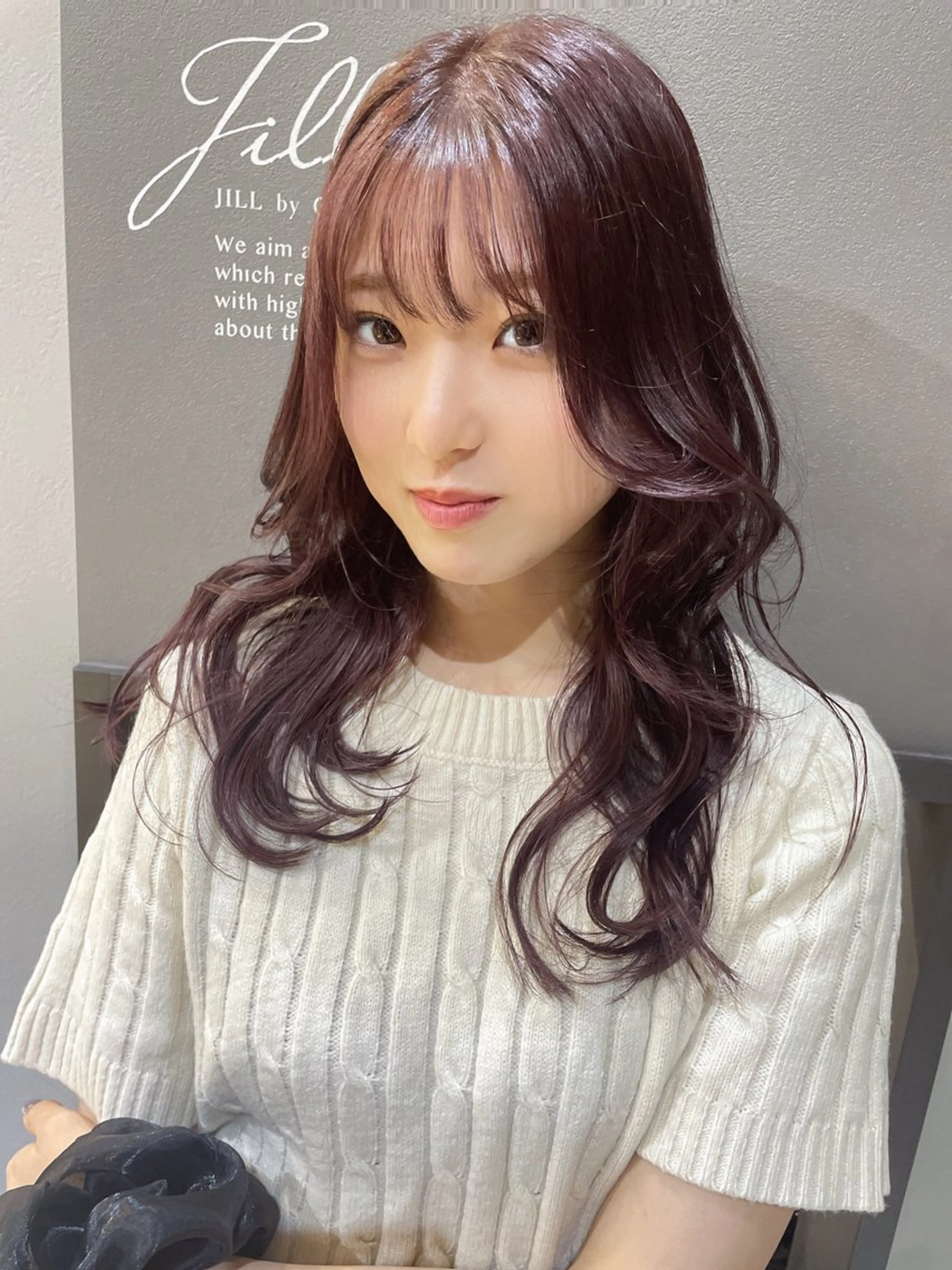カラー カシス レッドカラー AIRI layer cut hairのヘアスタイル