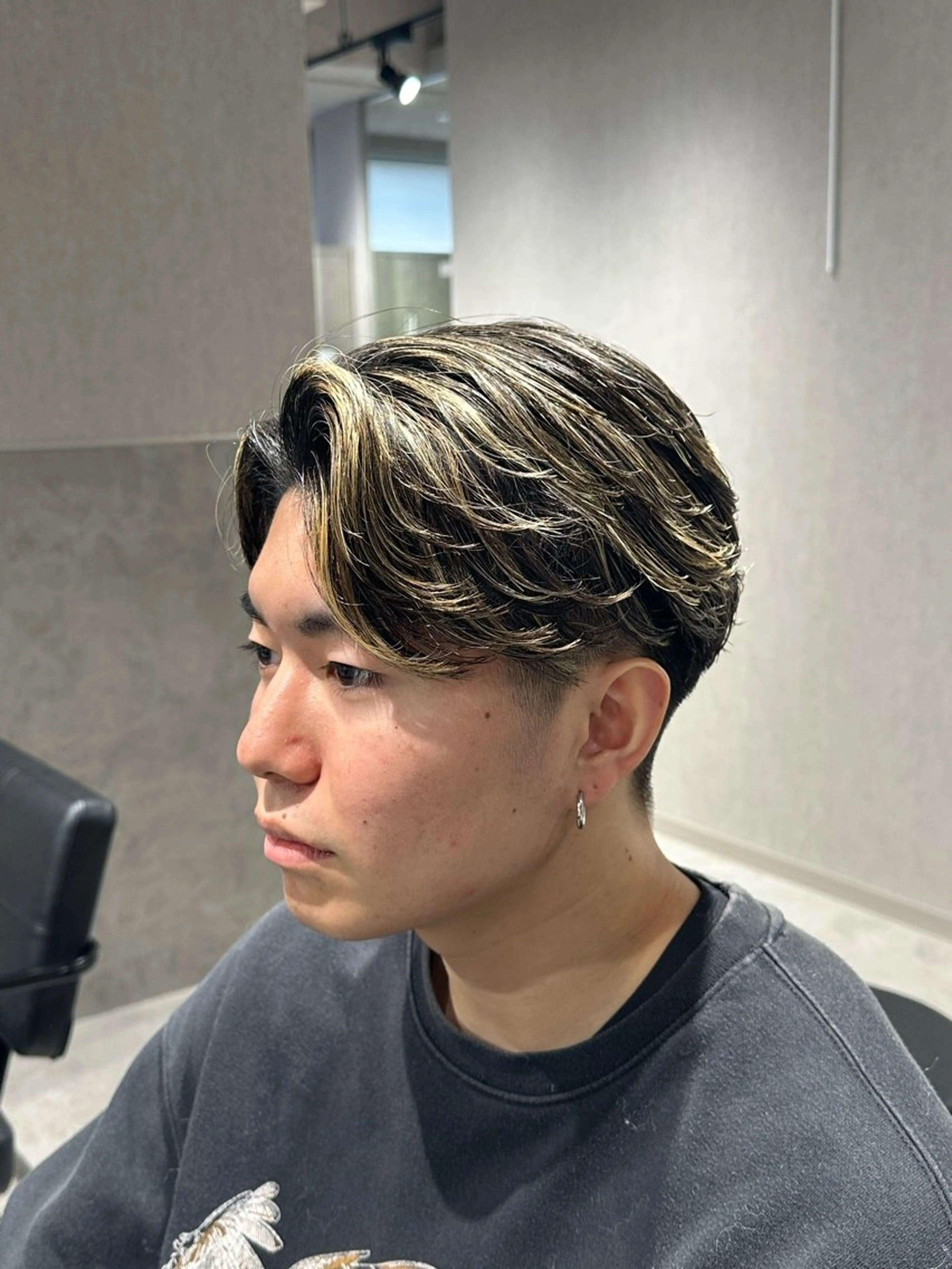 ショート パーマ メンズ メンズハイライト メンズパーマ ハイライト ニュアンスパーマ カット ヘアカラー パーマ フェザーパーマ職人 🪶ryosukeのヘアスタイル