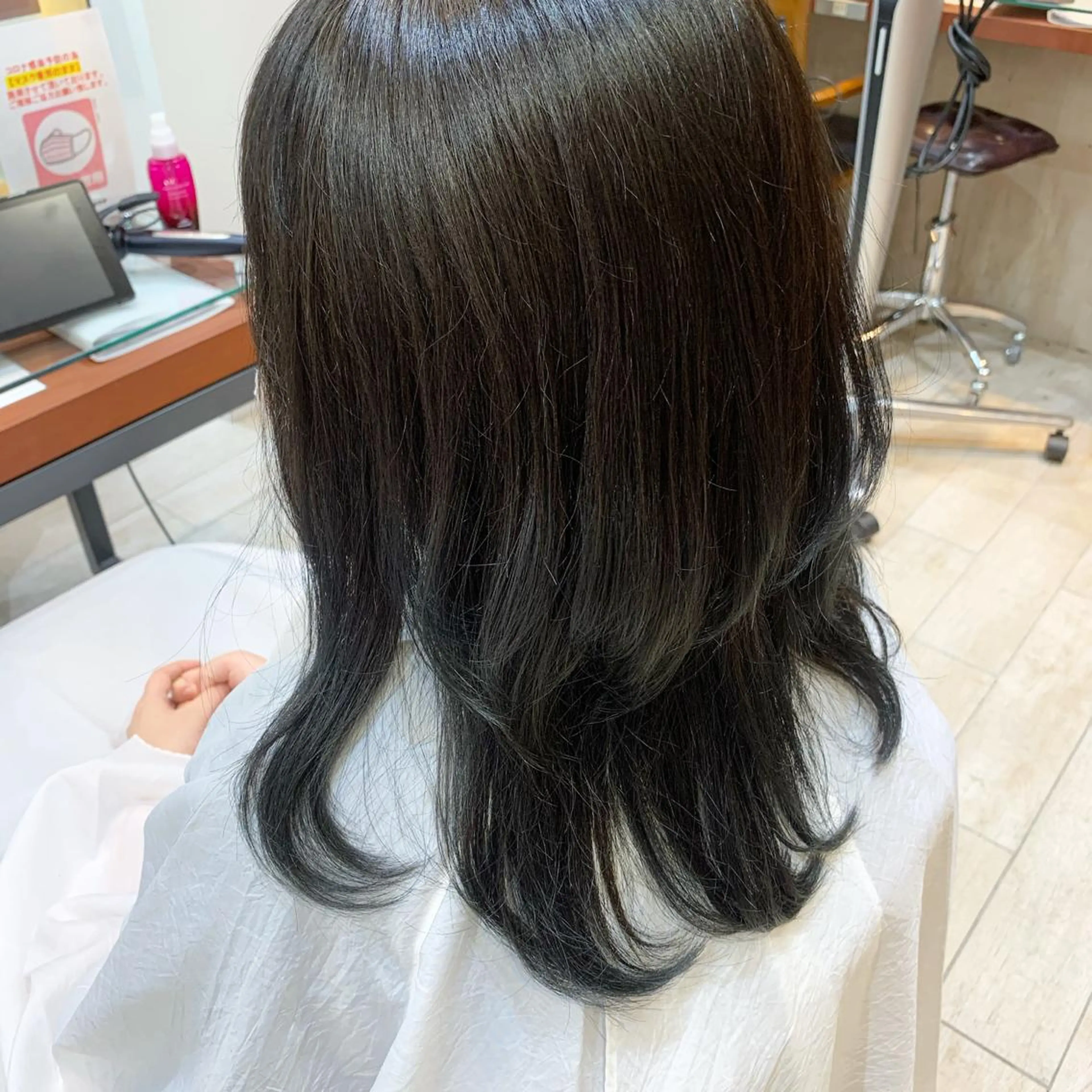 ミディアム カット ヘアカラー 縮毛矯正 トリートメント 髪質改善/縮毛矯正 🎀小林 唯 🎀のヘアスタイル