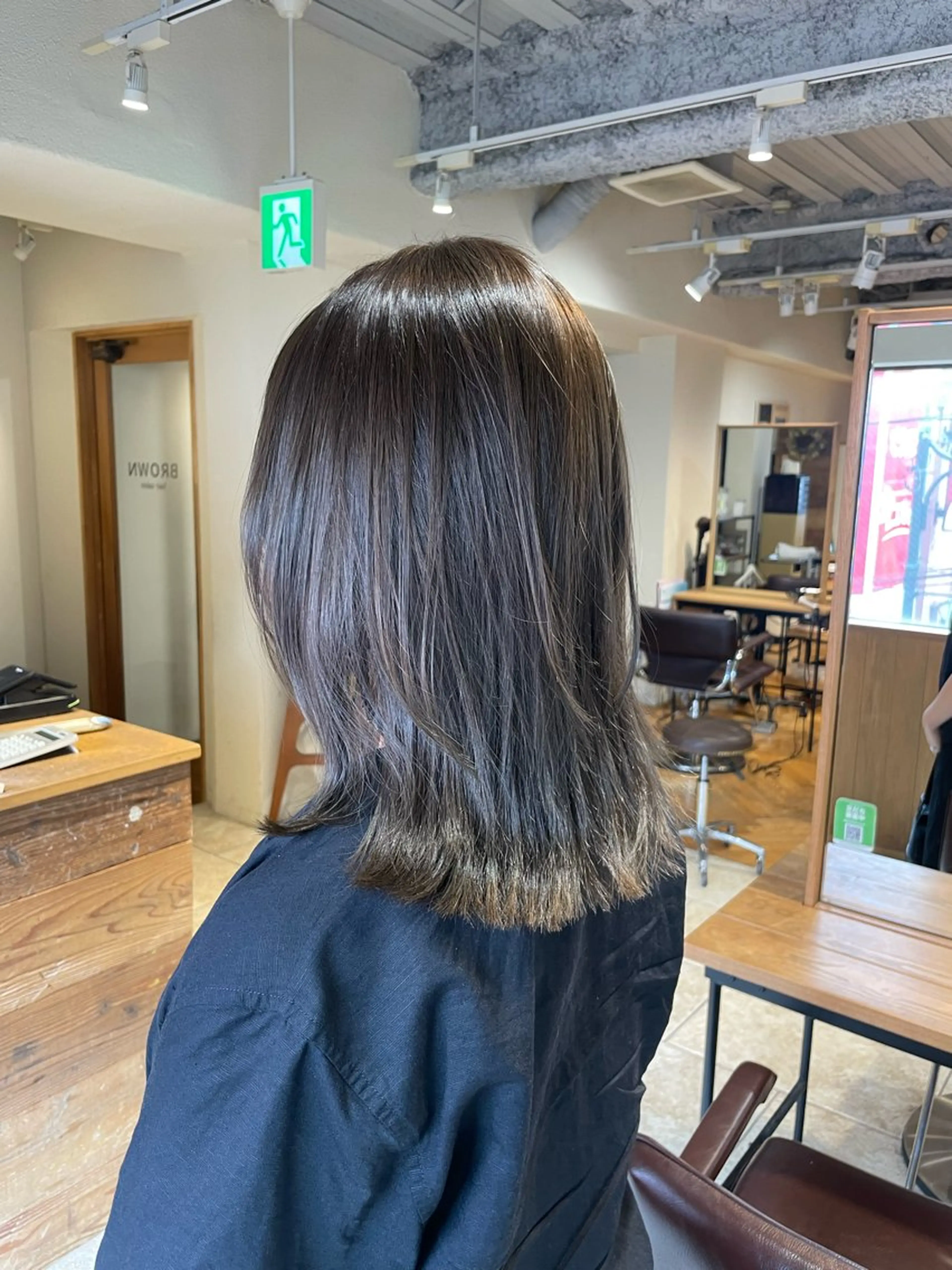 ミディアム カラー ショート・ボブ／ CHIEのヘアスタイル