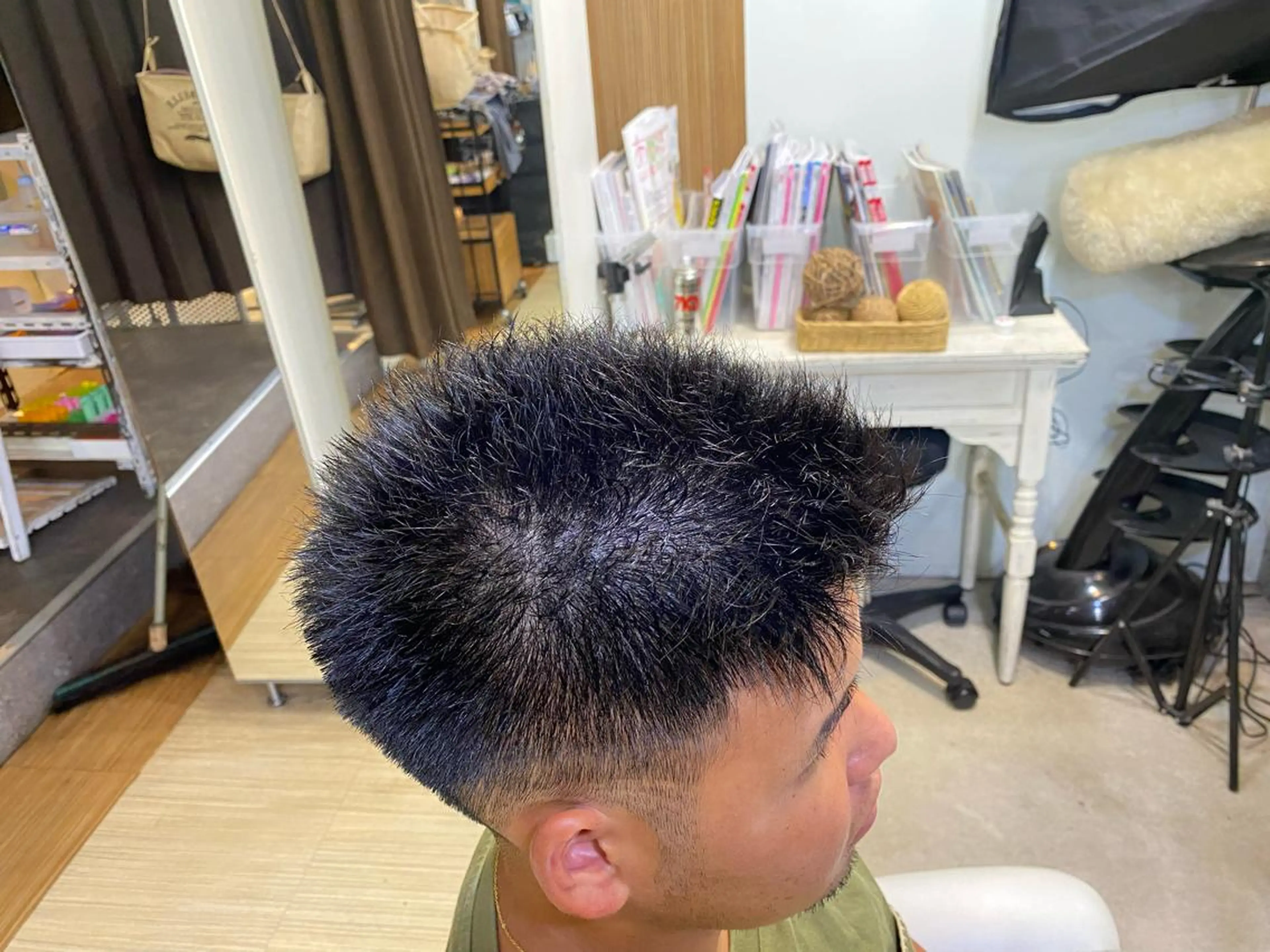 ショート メンズ フェードカット 刈り上げ sora所属・廣瀬 瞳のヘアスタイル