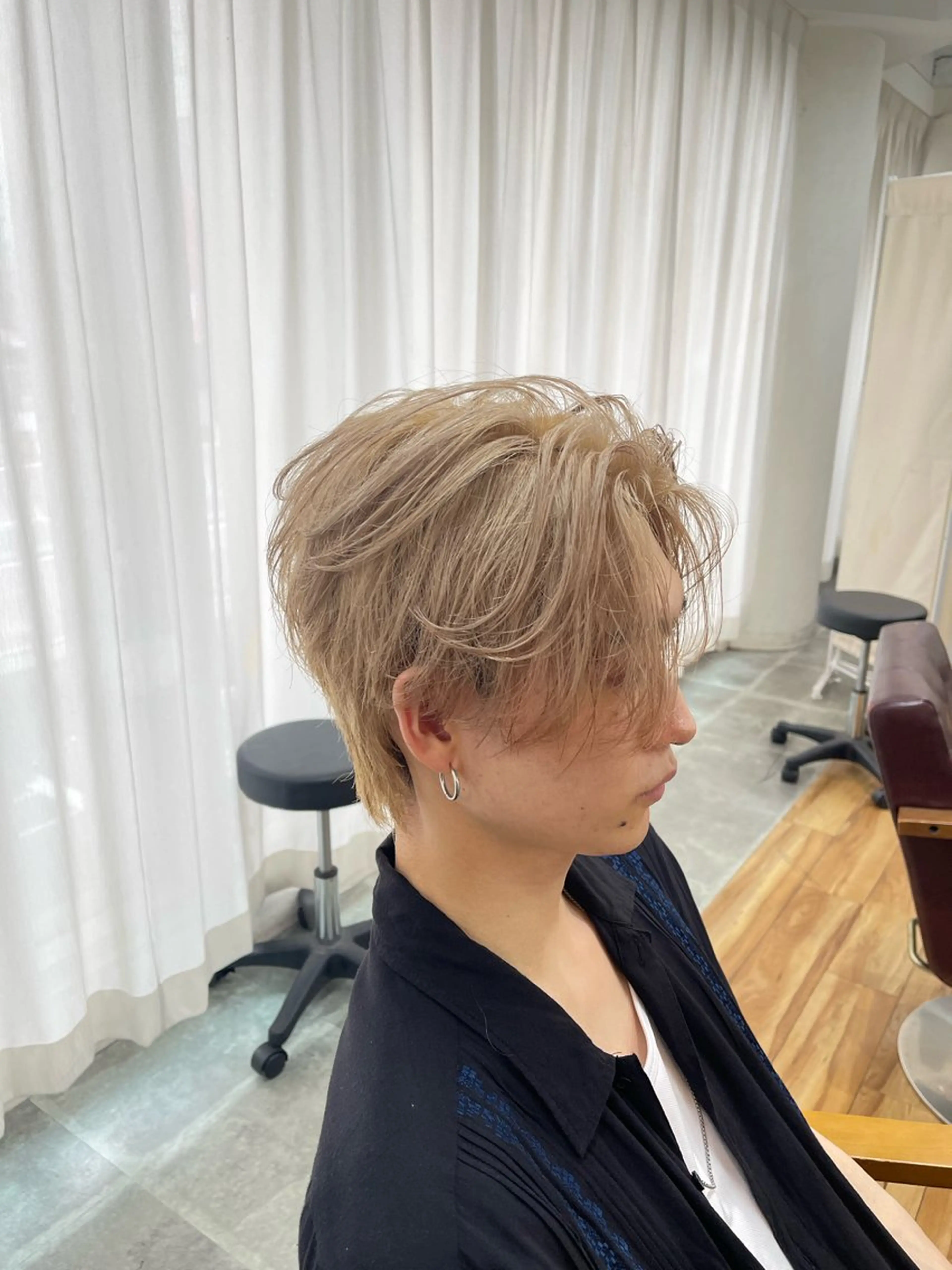 ショート カラー メンズ メンズブリーチ センターパート ベージュカラー ブリーチ ケアブリーチ カット ヘアカラー トリートメント SOYON西大寺店所属・ダブルカラー/ 髪質改善💎安藤のヘアスタイル