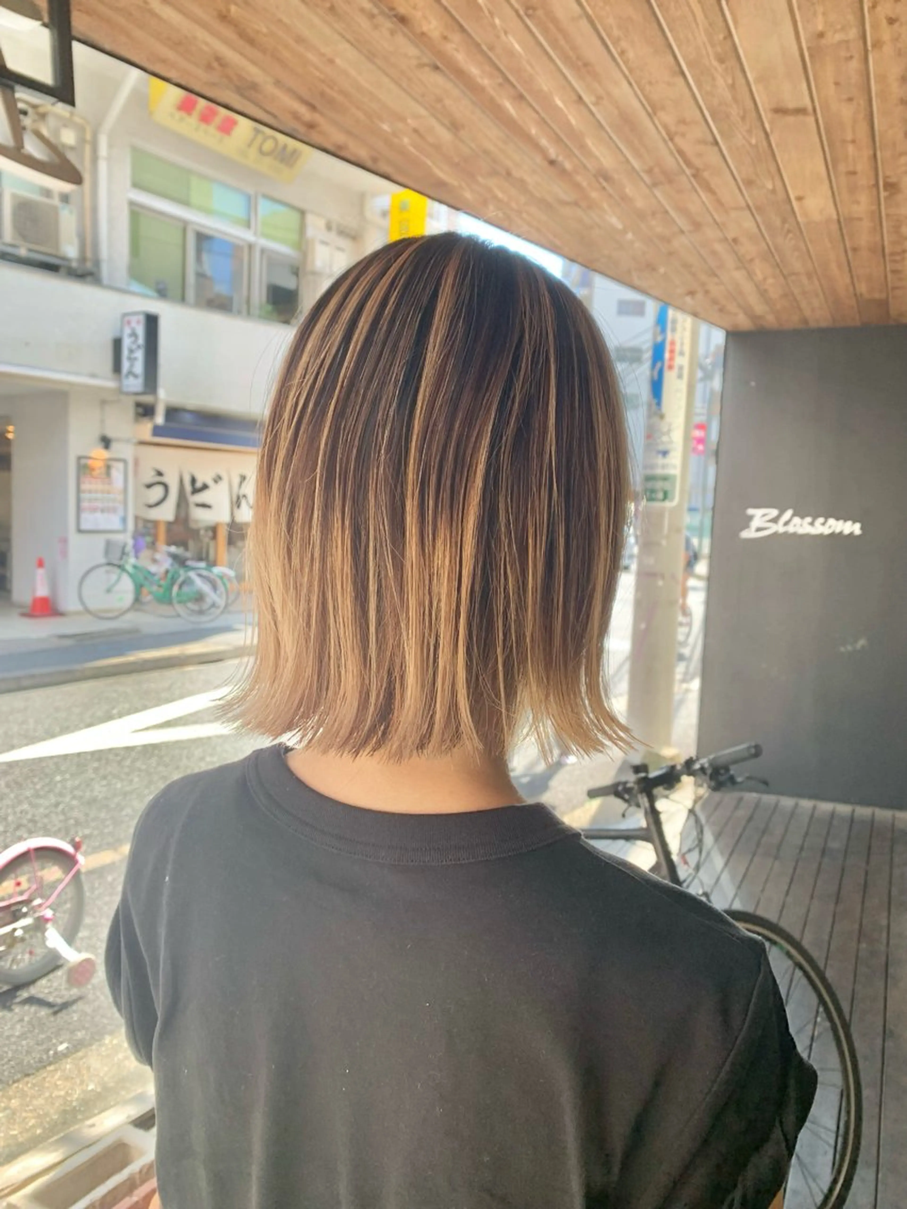 ショート カラー バレイヤージュ ブリーチ デザインカラー イヤリングカラー グラデーションカラー ヘアカラー トリートメント ひばりヶ丘美容室 ✂︎藤原珠輝✂︎のヘアスタイル