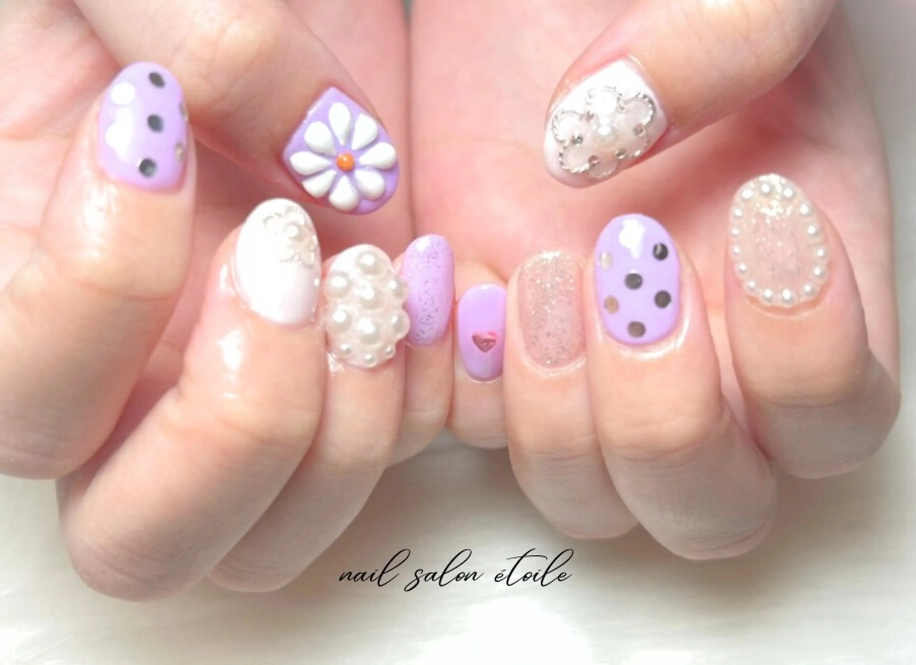 ネイル フラワーネイル ラメ(グリッター) 持ち込み ぷっくりネイル パープル ハンドネイル nail salon étoileのネイルデザイン