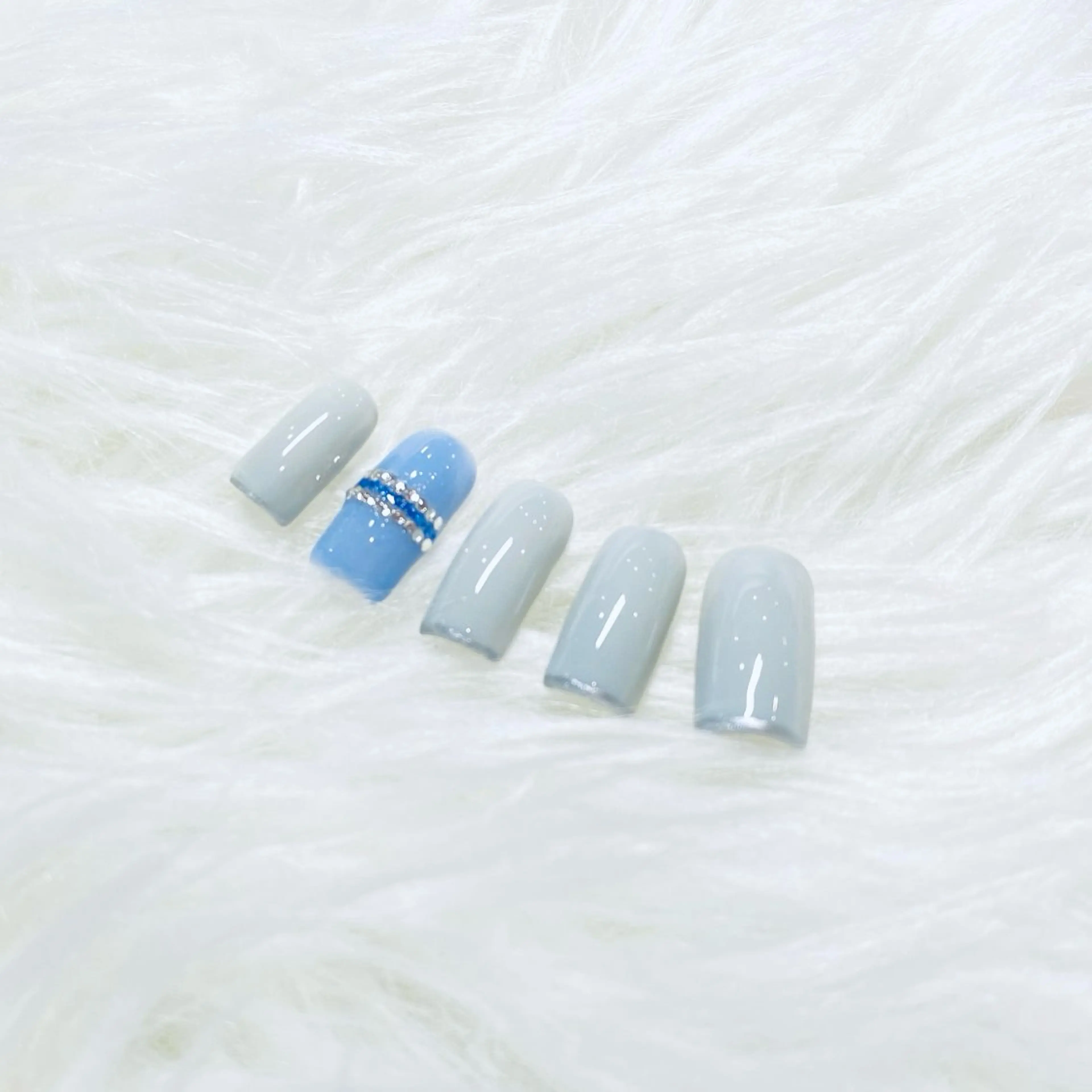 ミディアム ハンドネイル 齋藤 佳奈のネイルデザイン