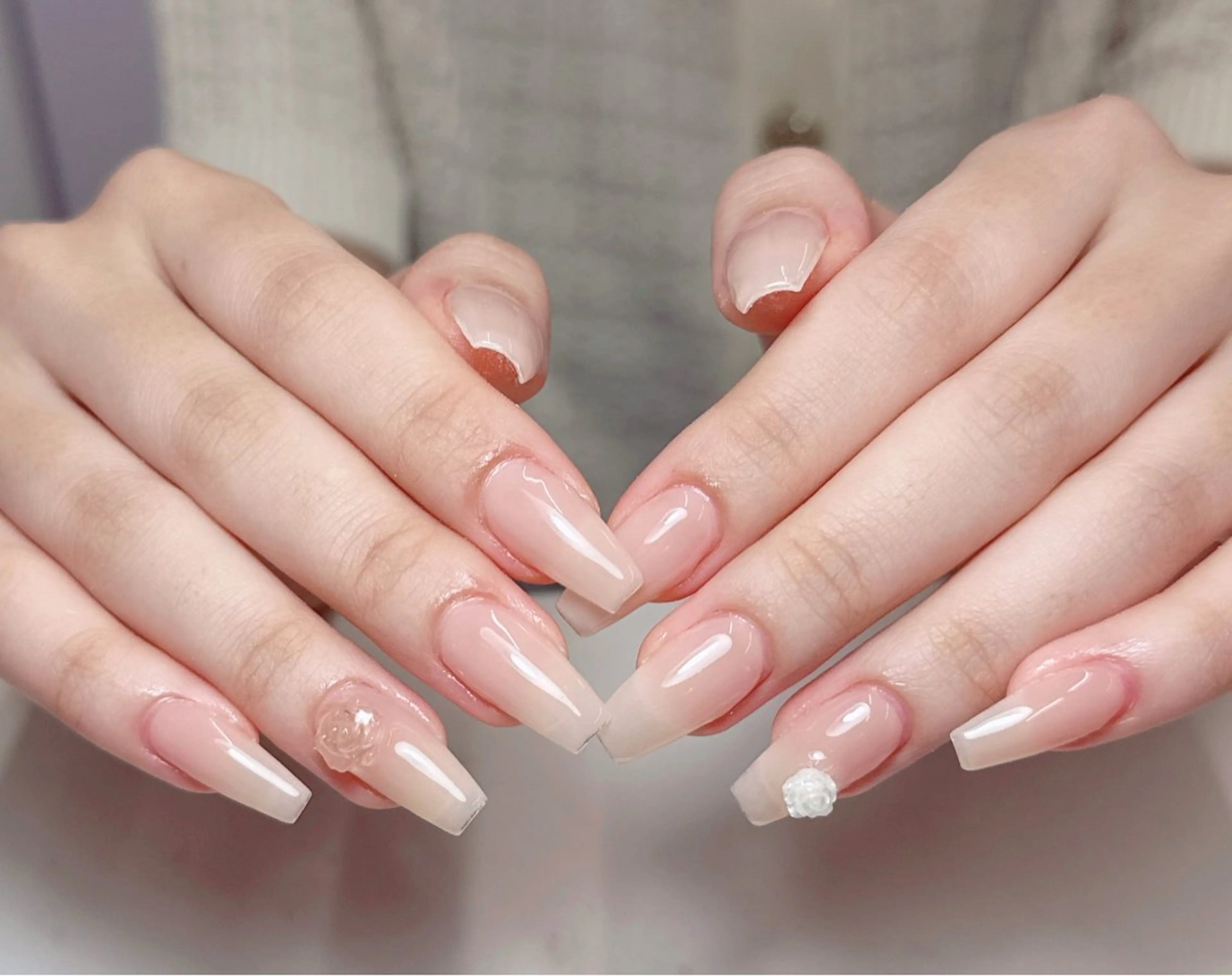 ロング ハンドネイル NOA NAILのネイルデザイン
