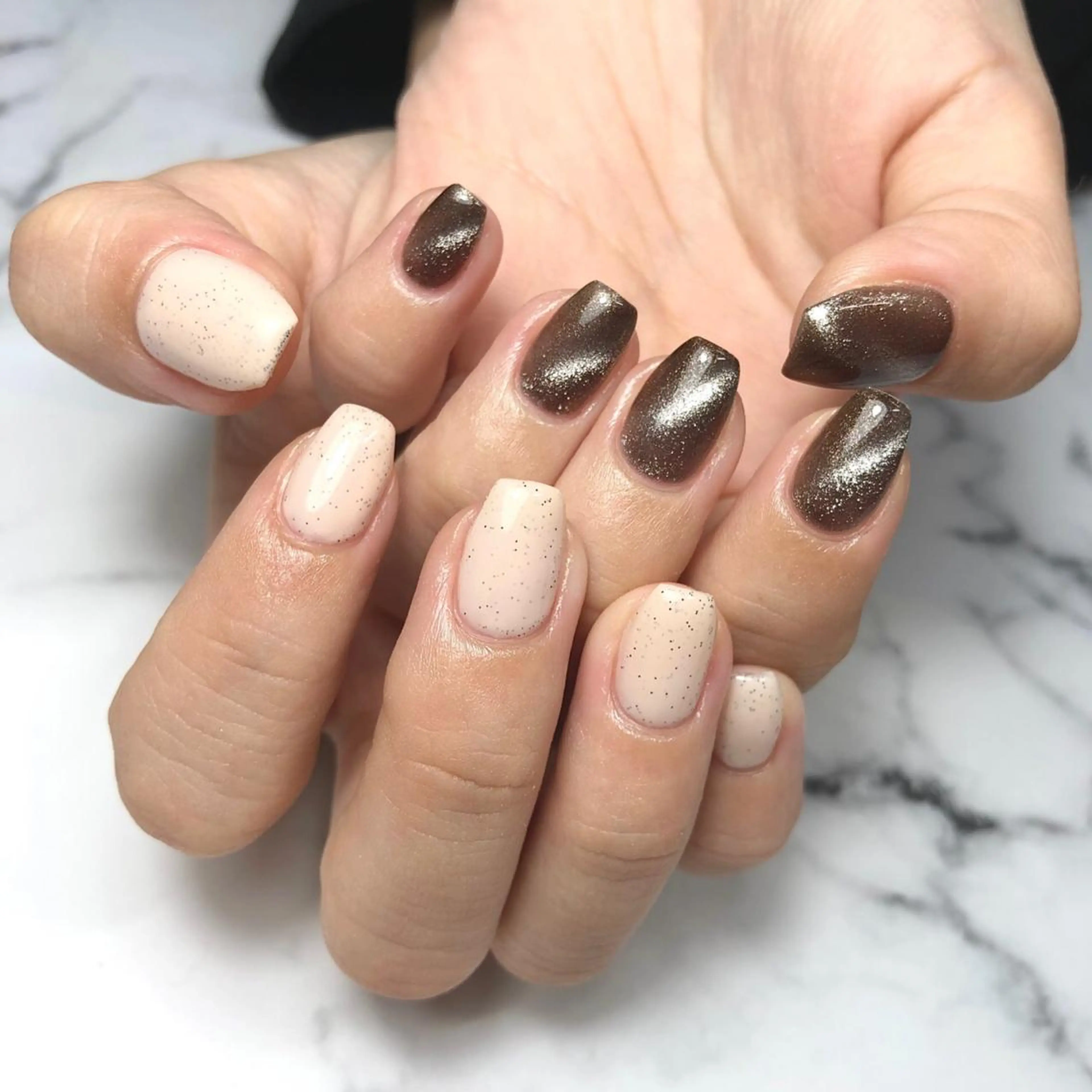 ネイル アートネイル ブラウン ジェルネイル マグネットネイル ミラーネイル ハンドネイル NAIL NOWのネイルデザイン