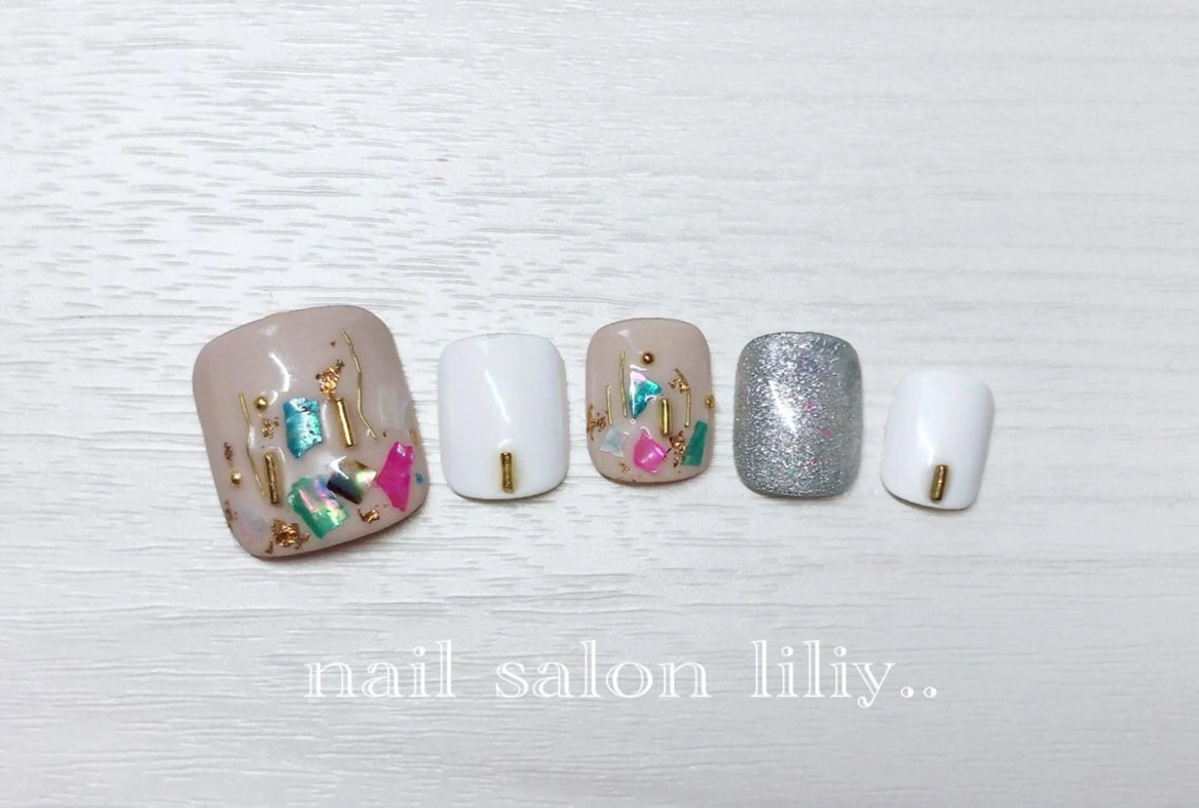 ネイル TERAI ERINAの眉毛・アイブロウイメージ