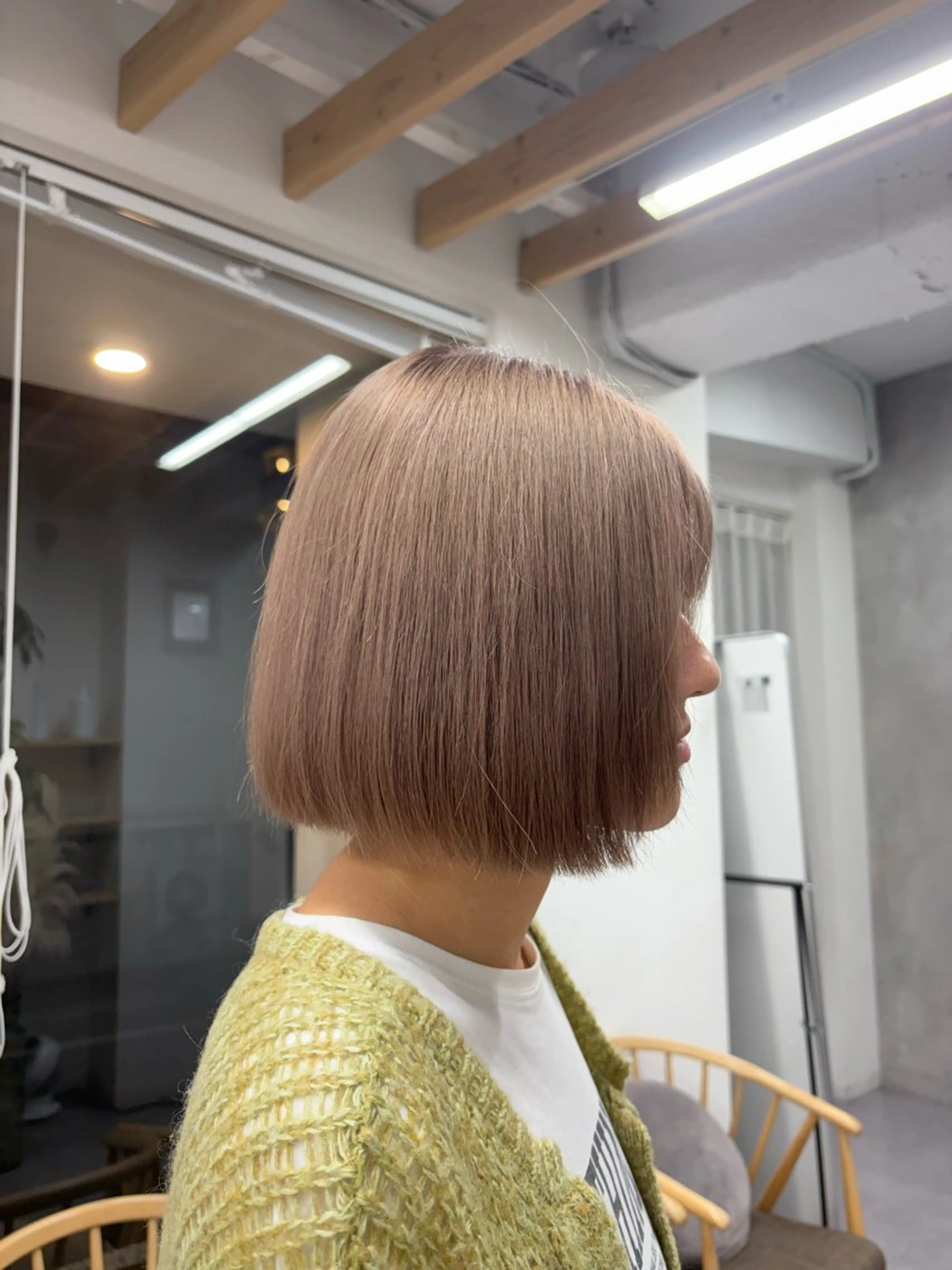 ミディアム カット ヘアカラー omocha umiのヘアスタイル