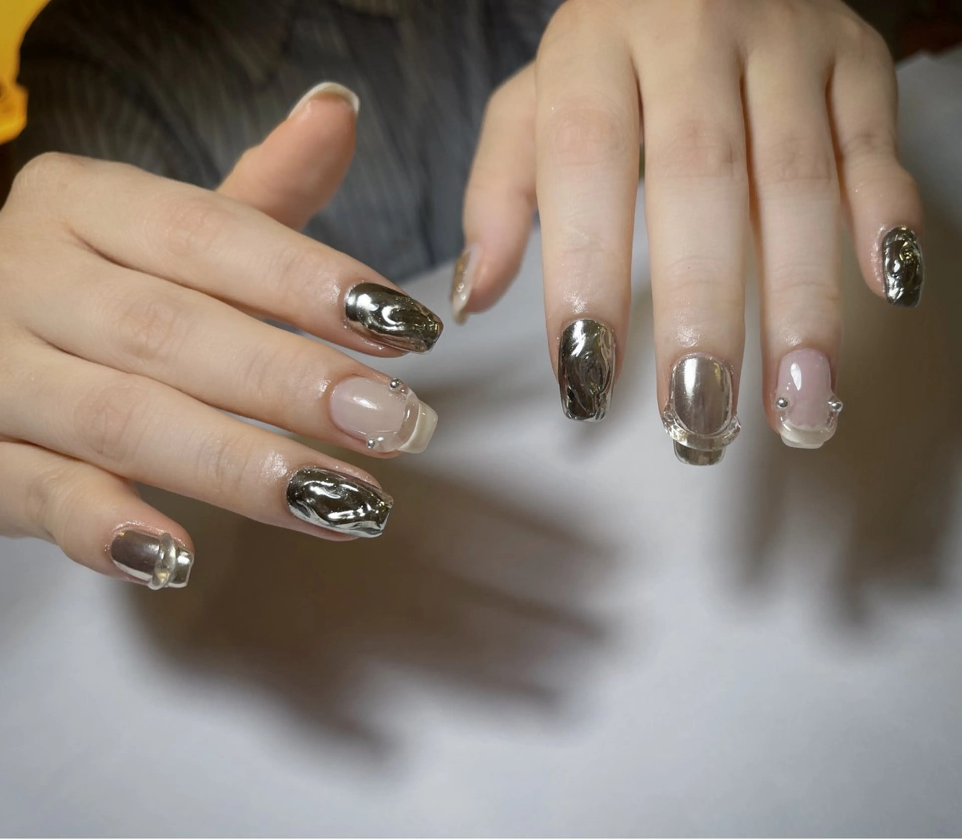 ネイル チークネイル 韓国ネイル マグネットネイル ニュアンスネイル リボン ちりんネイル所属・chirin nailのネイルデザイン