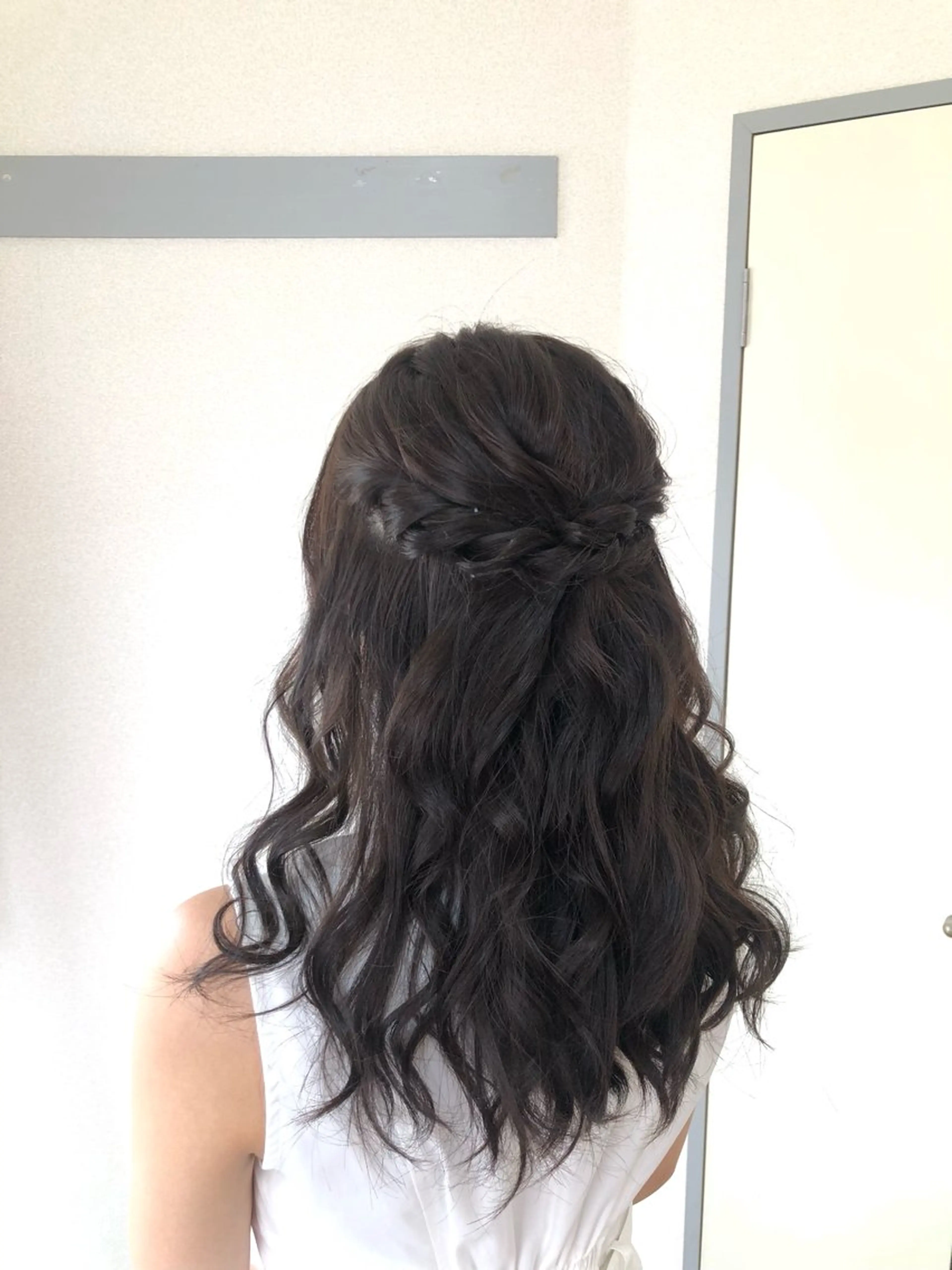 ロング ヘアアレンジ ハーフアップ ヘアセット meeho所属・salon *meehoのネイルデザイン