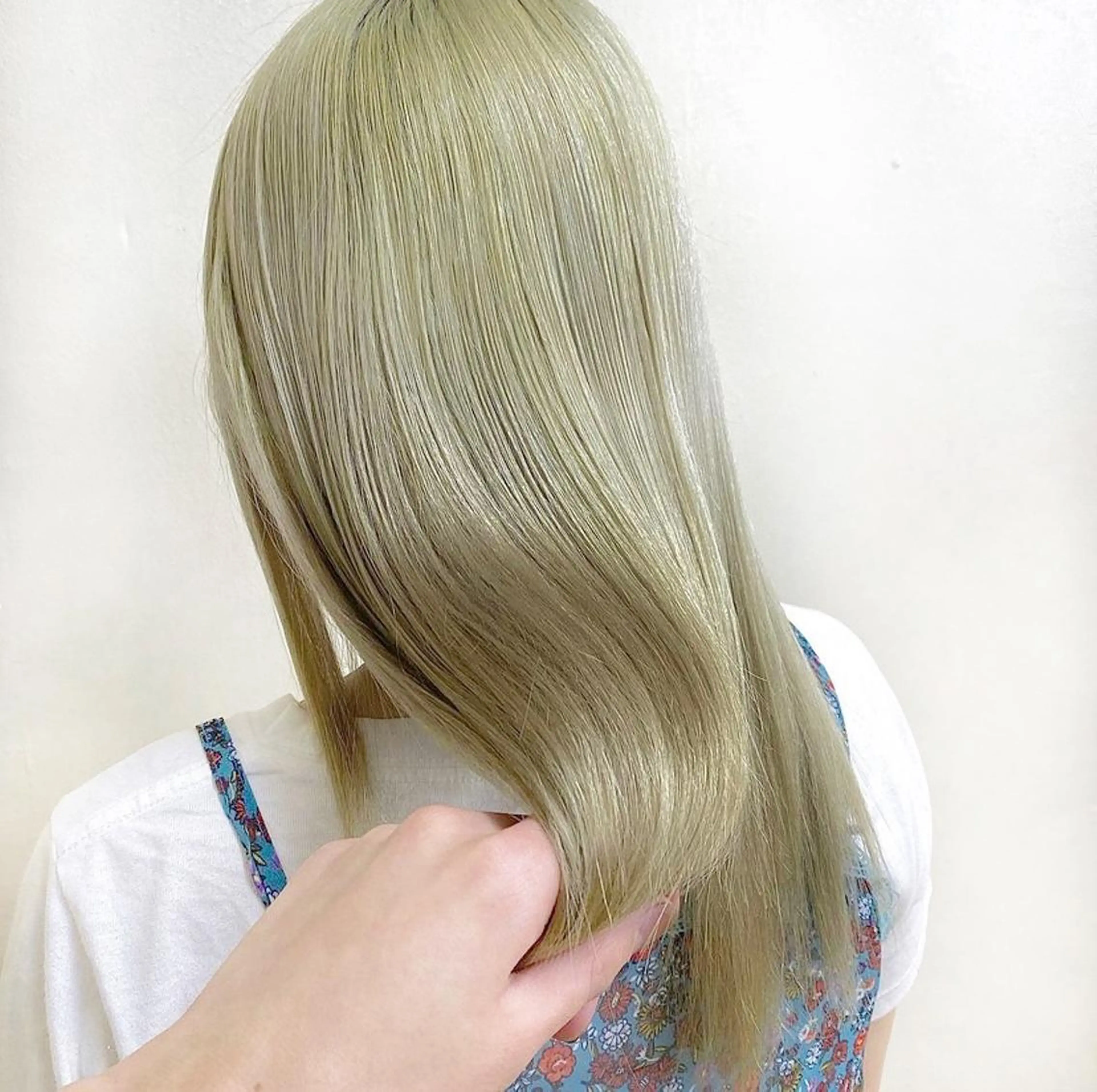 ミディアム カラー ヘアアレンジ 💕ブリーチカラー☁ 髪質改善💖サワのヘアスタイル