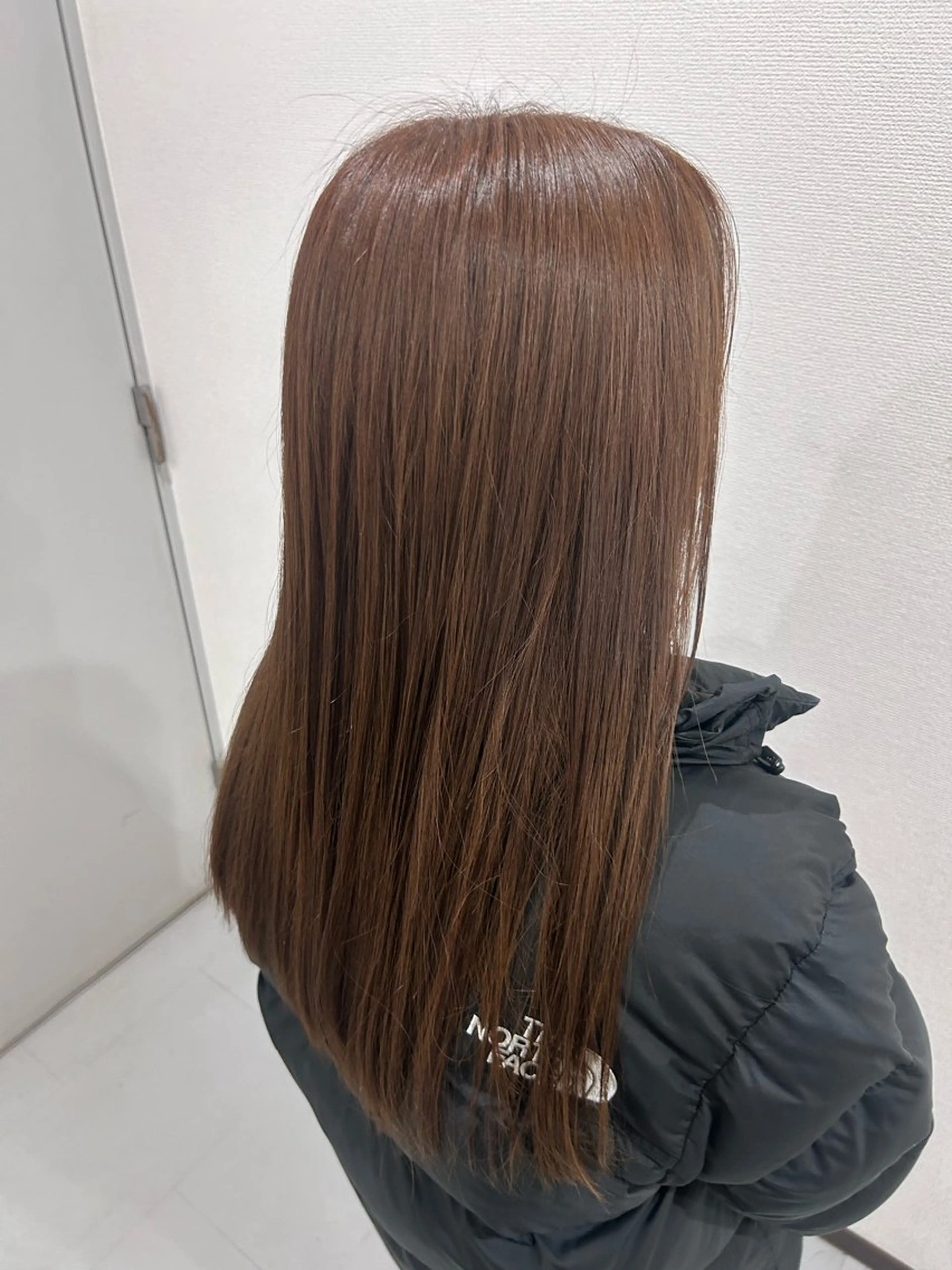 ロング カラー ブラウンカラー オレンジ オレンジブラウン 縮毛矯正 ヘアカラー トリートメント SALOWIN 新宿三丁目me+所属・レイヤー/ボブ/ 髪質改善/石井ハルカのヘアスタイル
