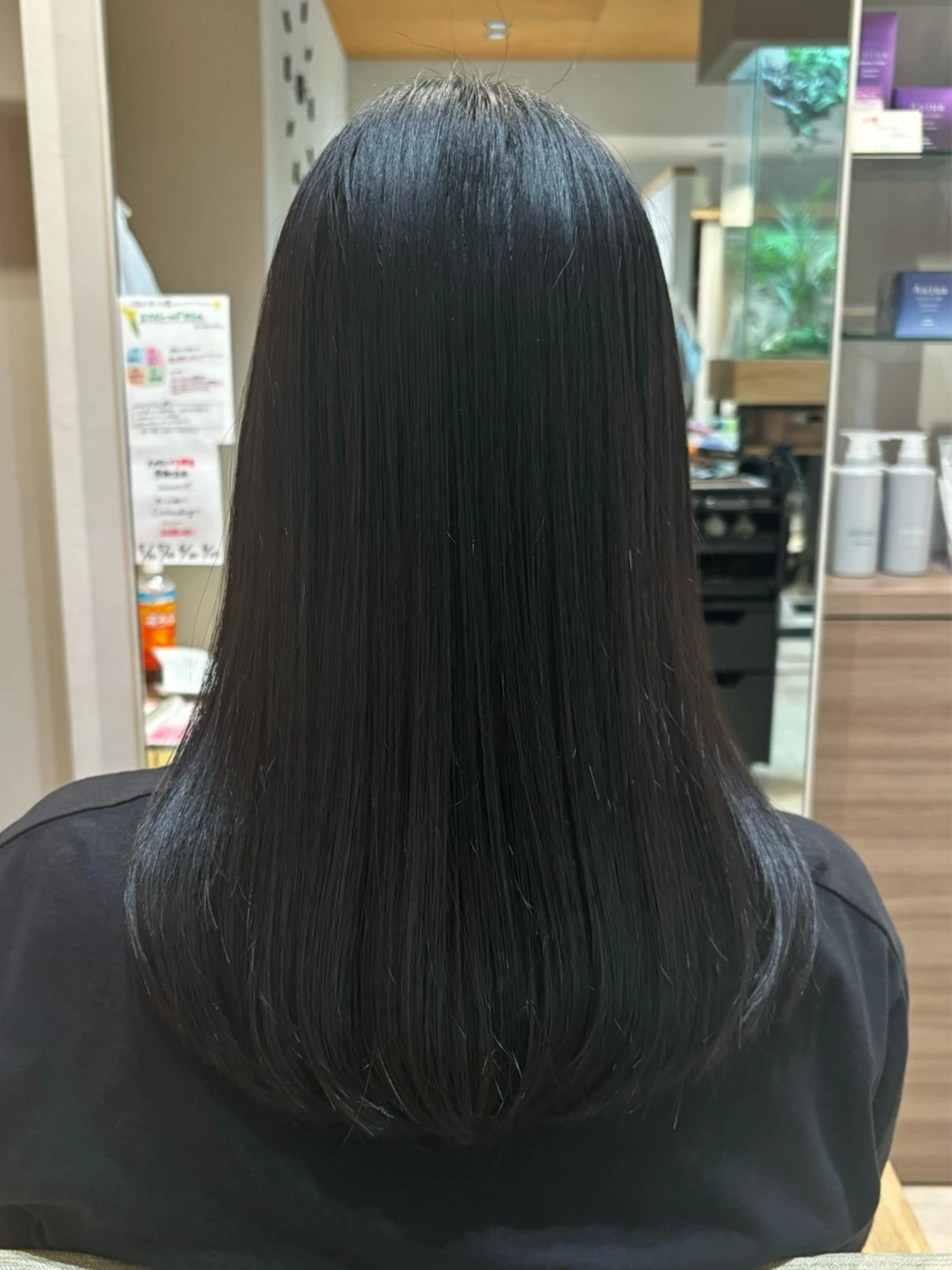 ロング AMELY　寺田 朱里のヘアスタイル