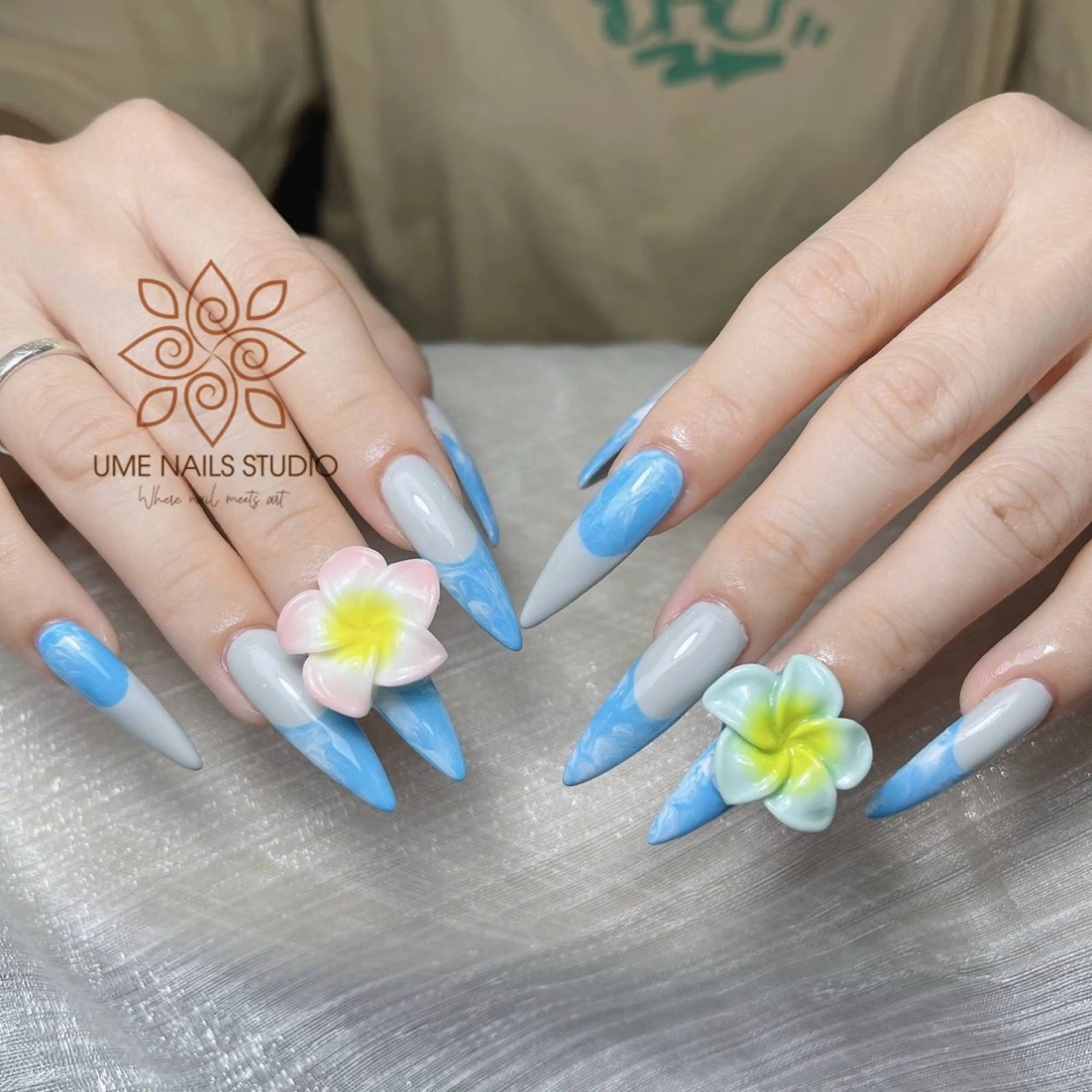ネイル チークネイル クリアネイル ガーリー キラキラネイル 韓国ネイル ハンドネイル Ume Nail Studioのネイルデザイン