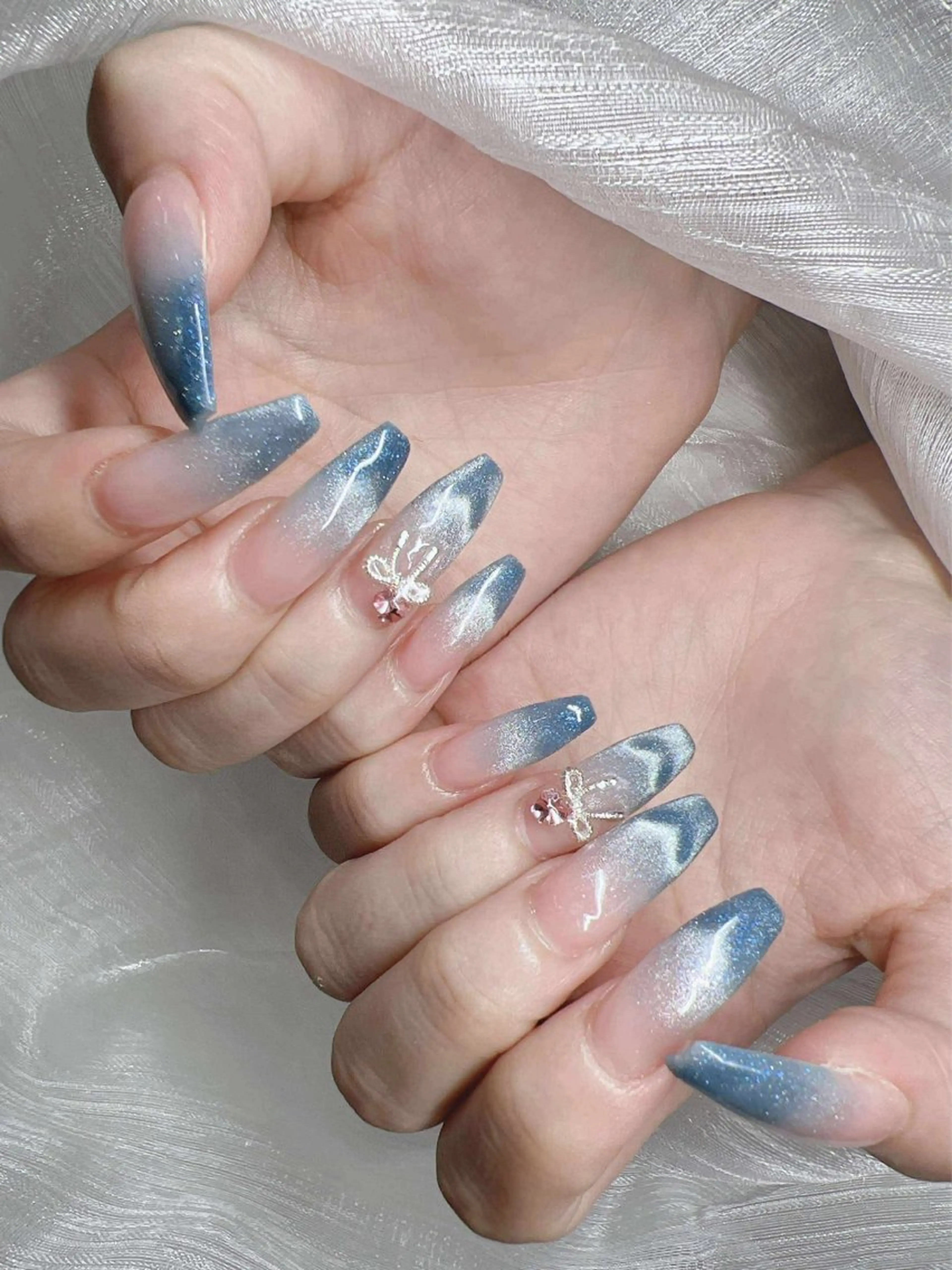 ネイル 長さ出し グラデーション 卒業式 キラキラネイル マグネットネイル ハンドネイル Lee Nailsのネイルデザイン