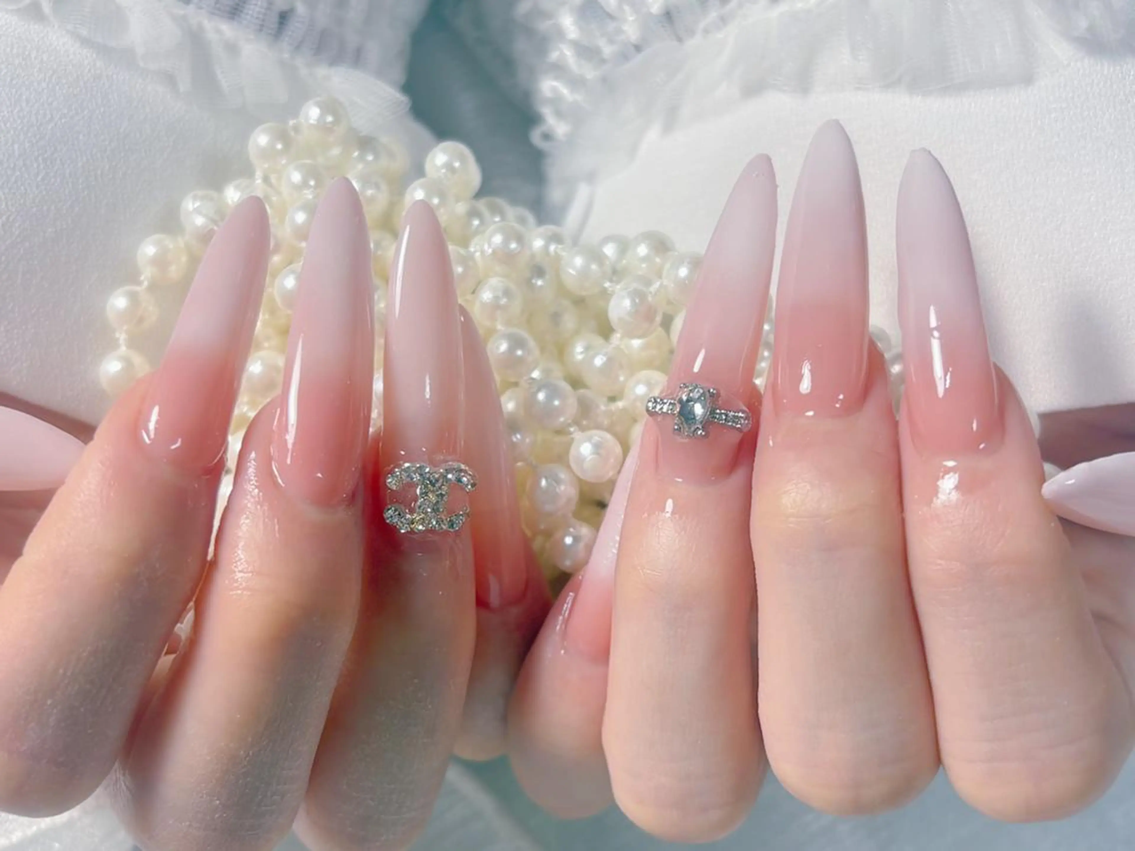 ネイル ハンドネイル ✨Nora💫 ワンホンネイルのネイルデザイン