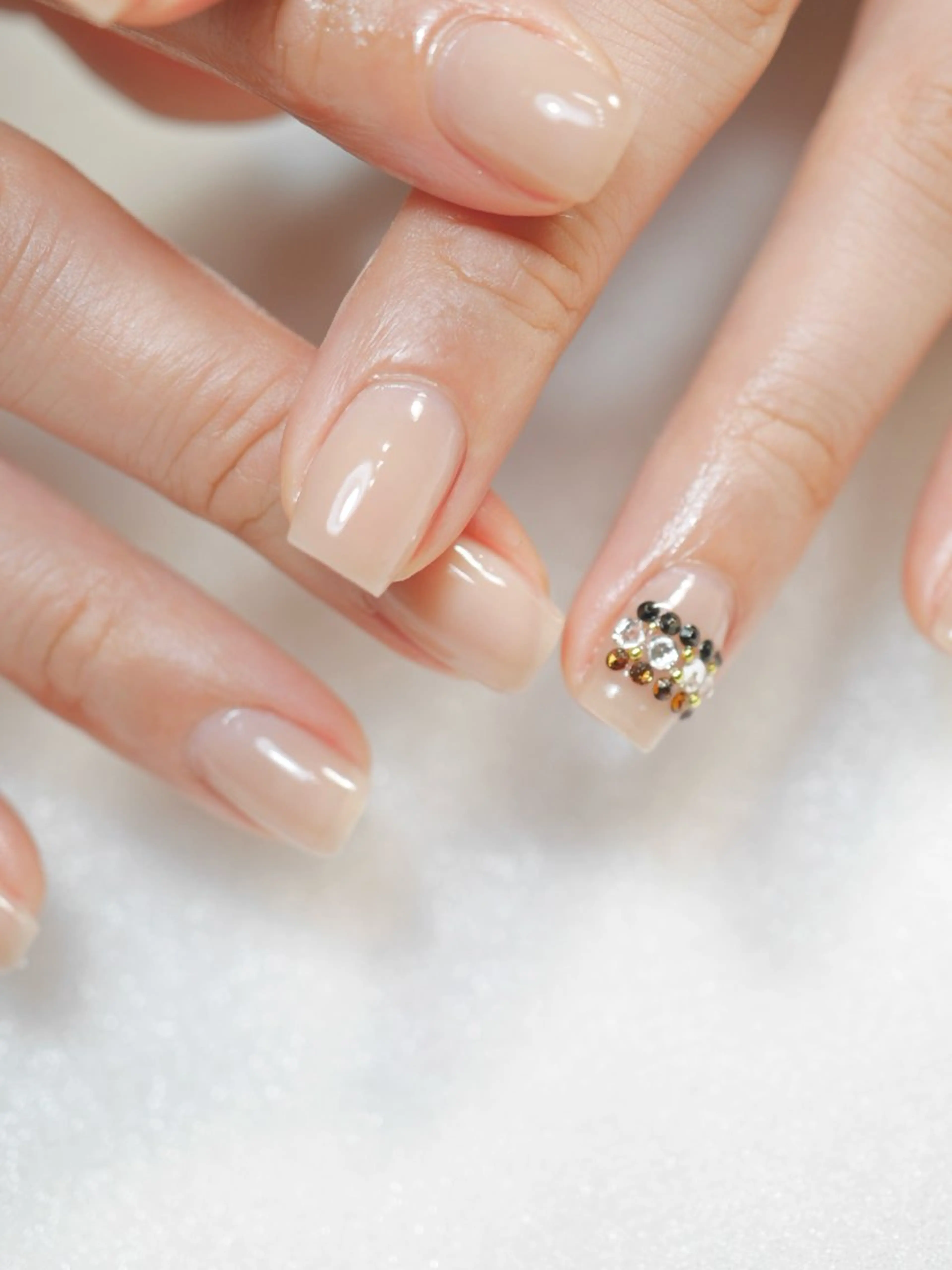 ネイル アートネイル シンプルネイル ストーンネイル Nail Salon .Lalahのネイルデザイン