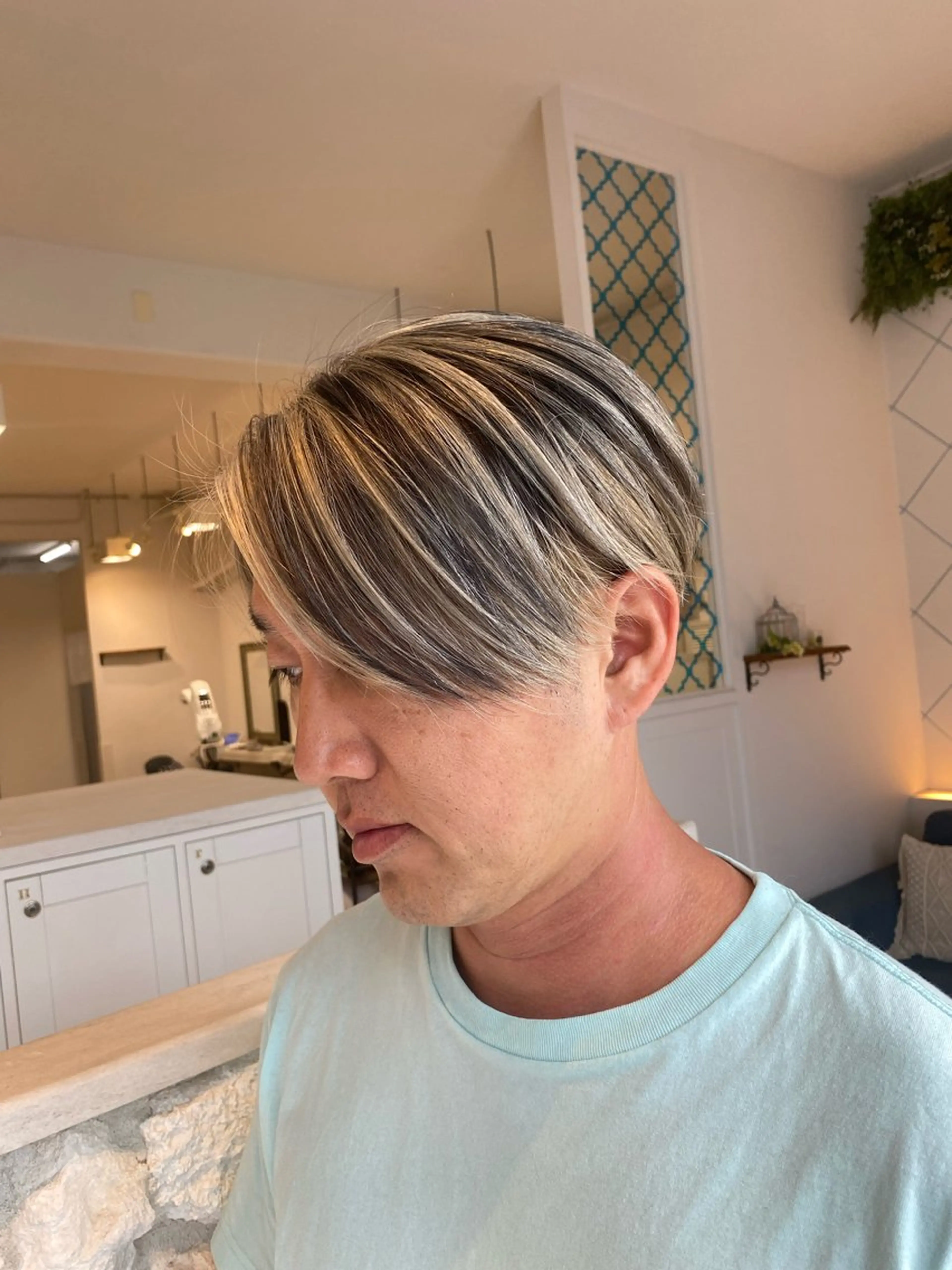 ショート カラー メンズ ヘアカラー トリートメント AngeBay.NaHa所属・饒平名 知也のヘアスタイル