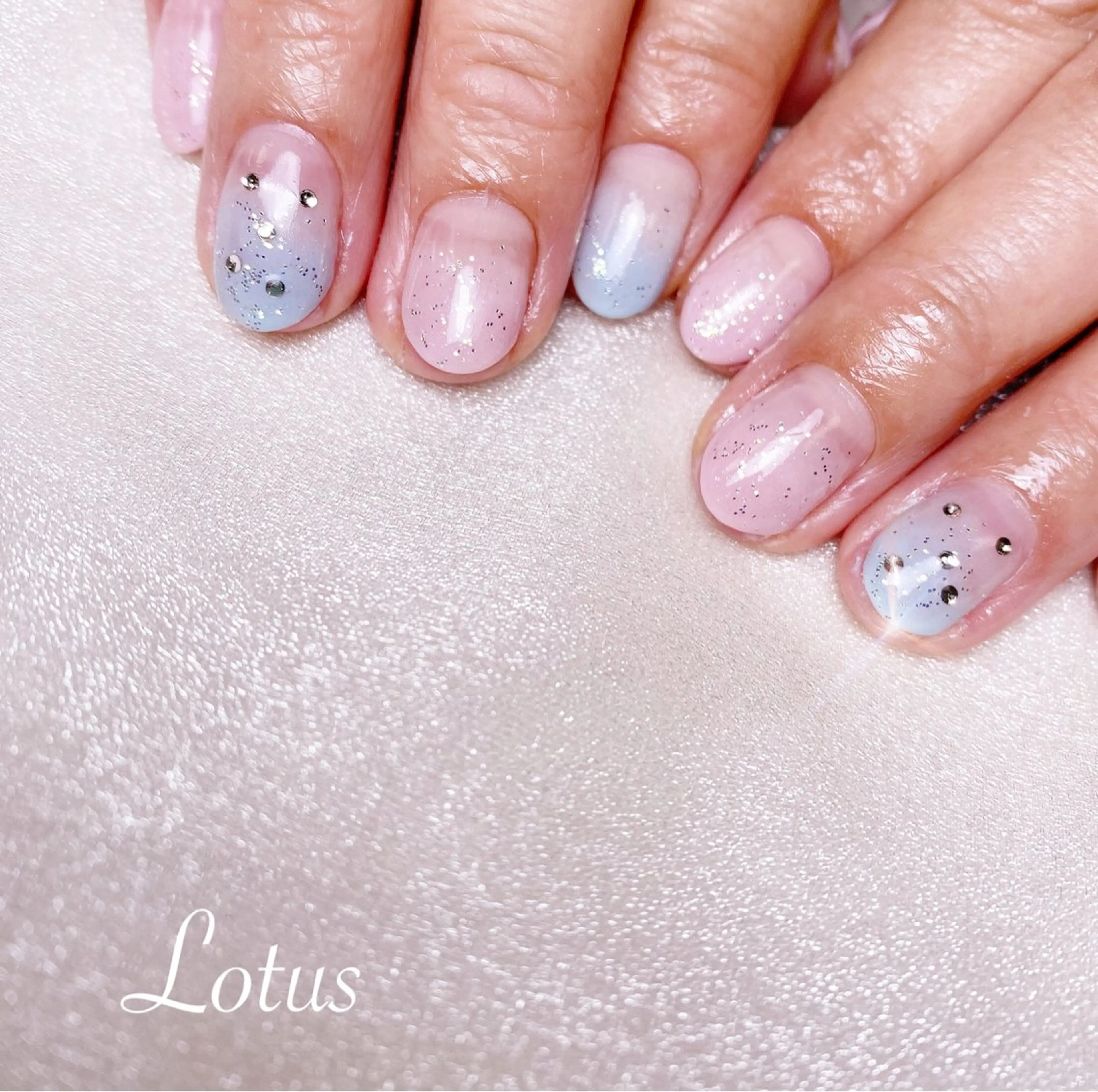 ネイル ハンドネイル Lotus 🌸のネイルデザイン