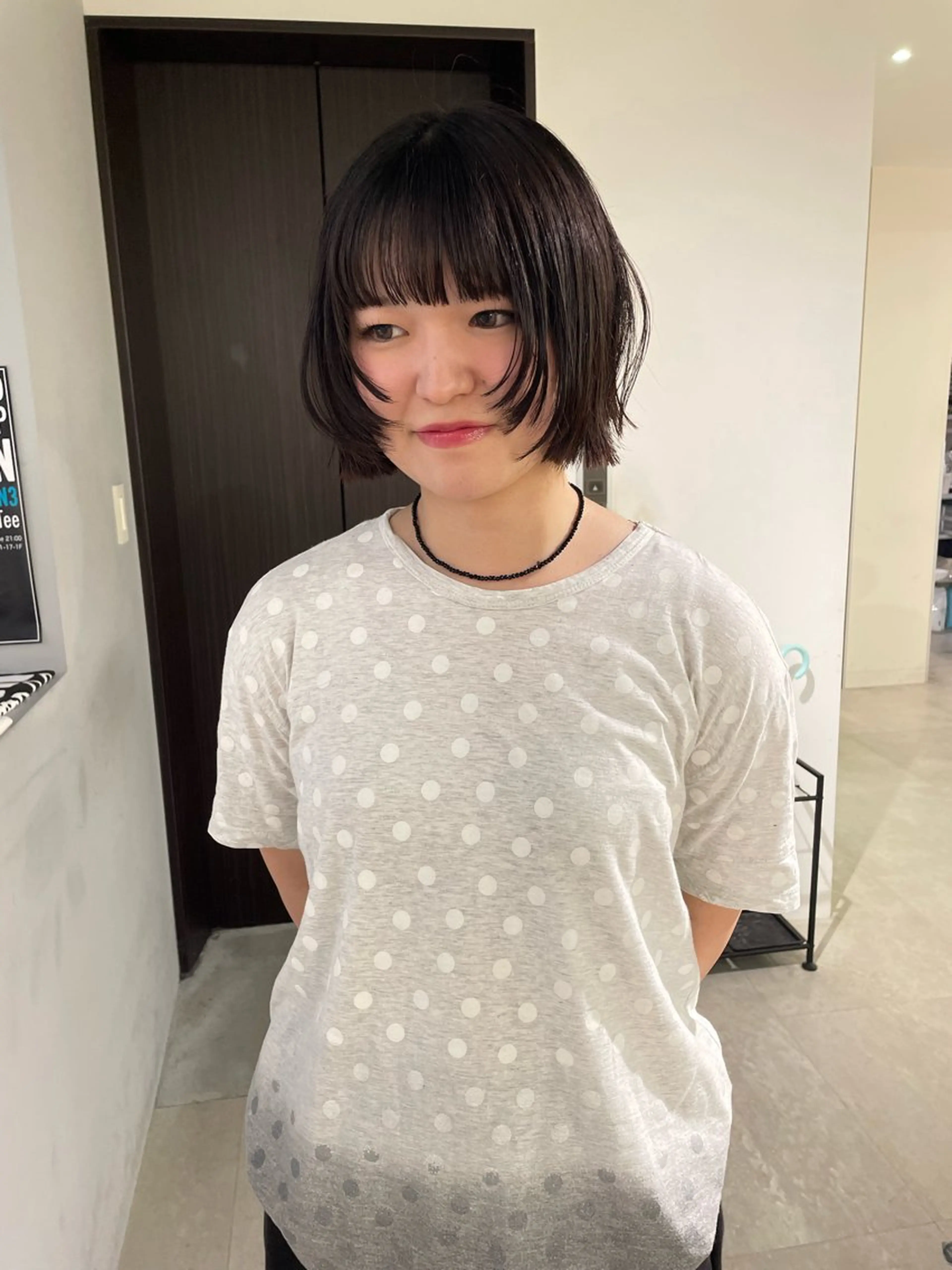 ショート カラー ボブレイヤー 透明感カラー ボブ 顔まわりレイヤー レイヤーカット カット ヘアカラー トリートメント MIU/ルーツカラー ボブ/顔周りレイヤーのヘアスタイル