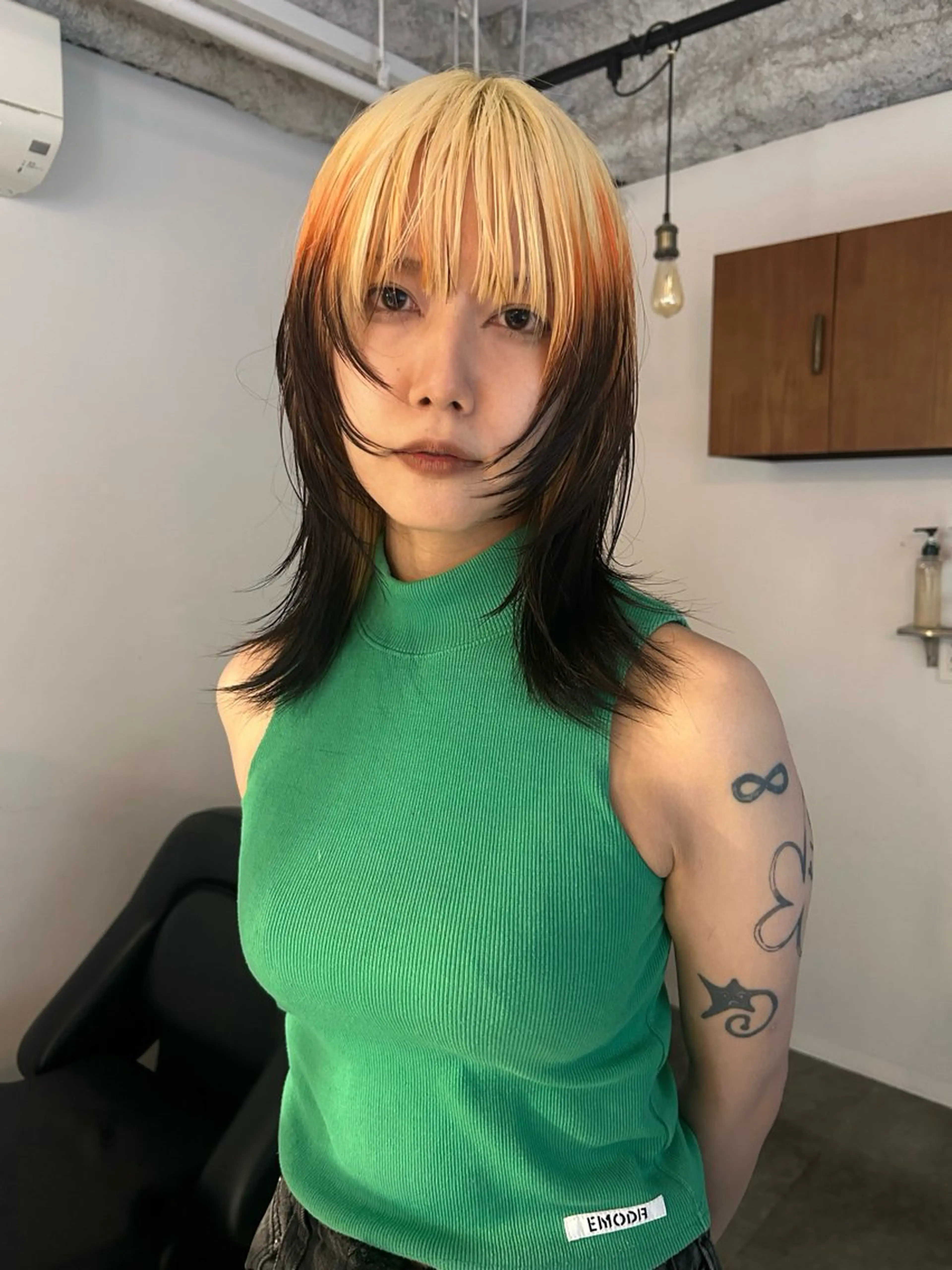 セミロング カラー オレンジ カット ヘアカラー トリートメント Loom.所属・村上雅人 ナチュラルモードのヘアスタイル
