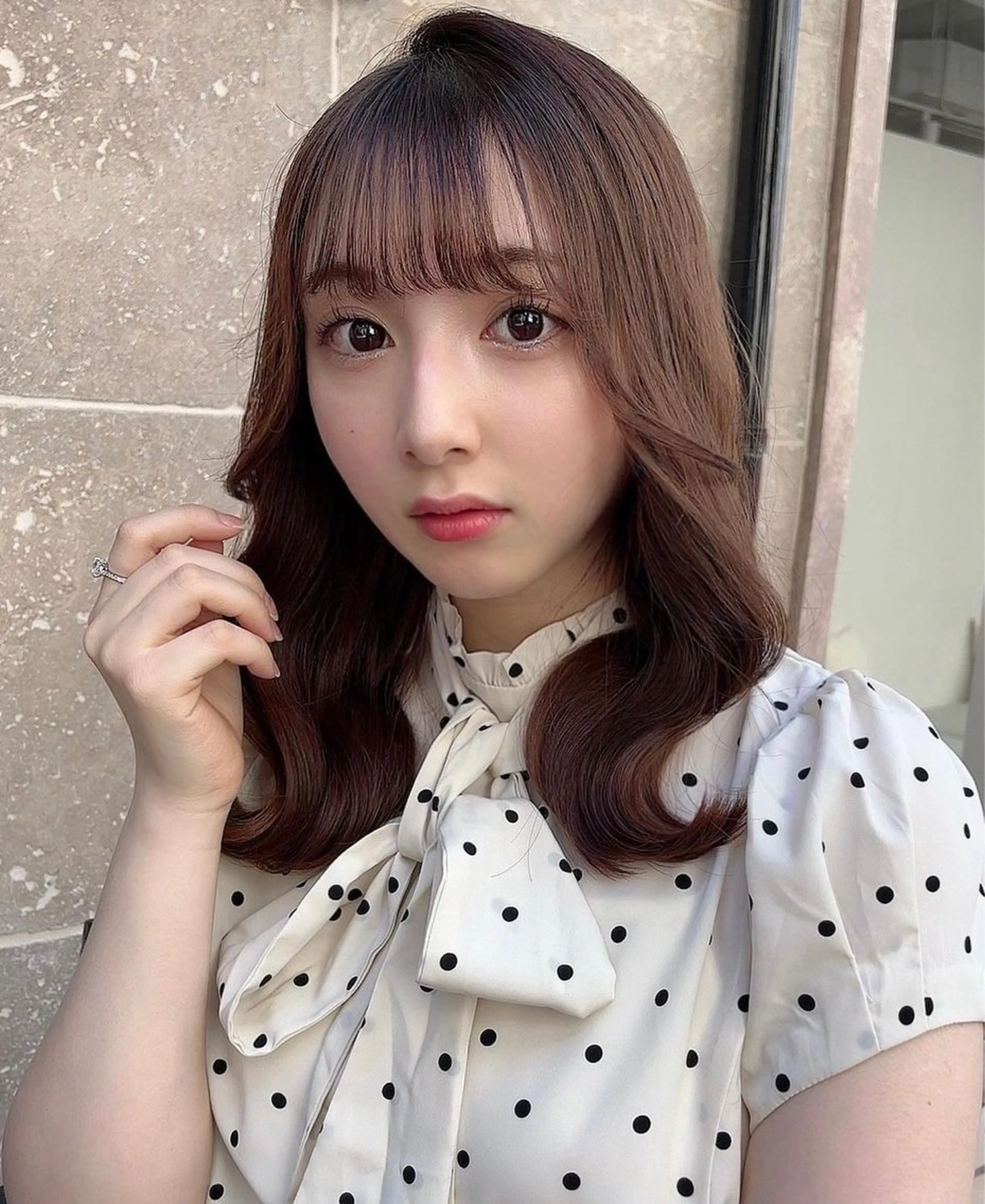 ミディアム カラー ブリーチ 透明感カラー ブリーチなしカラー ガーリーヘア🎀/羽 エク/𝐦𝐨𝐞のヘアスタイル