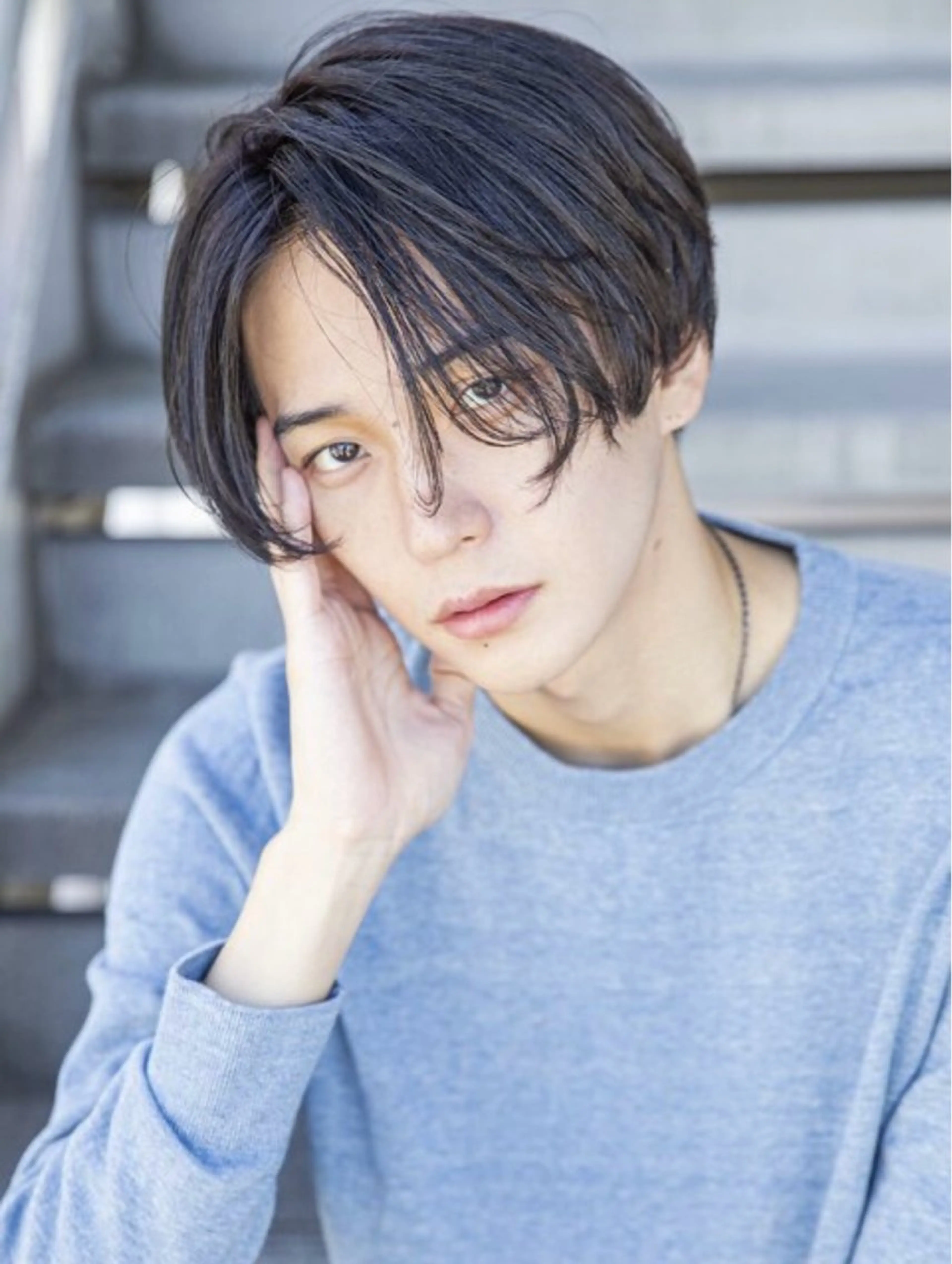 メンズ センターパート 女性らしいモテヘア 韓国ヘアhikariのヘアスタイル