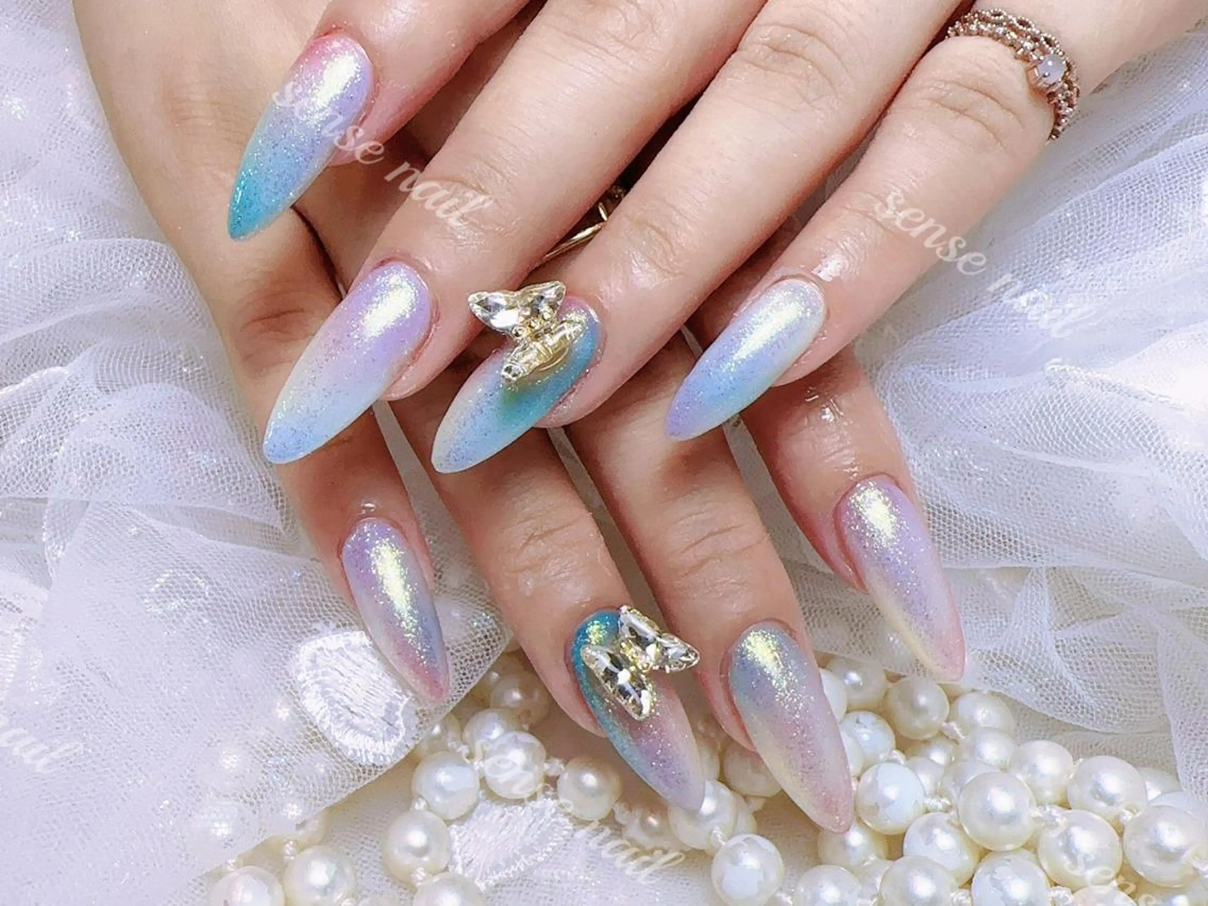 ネイル Queening 🦋のネイルデザイン