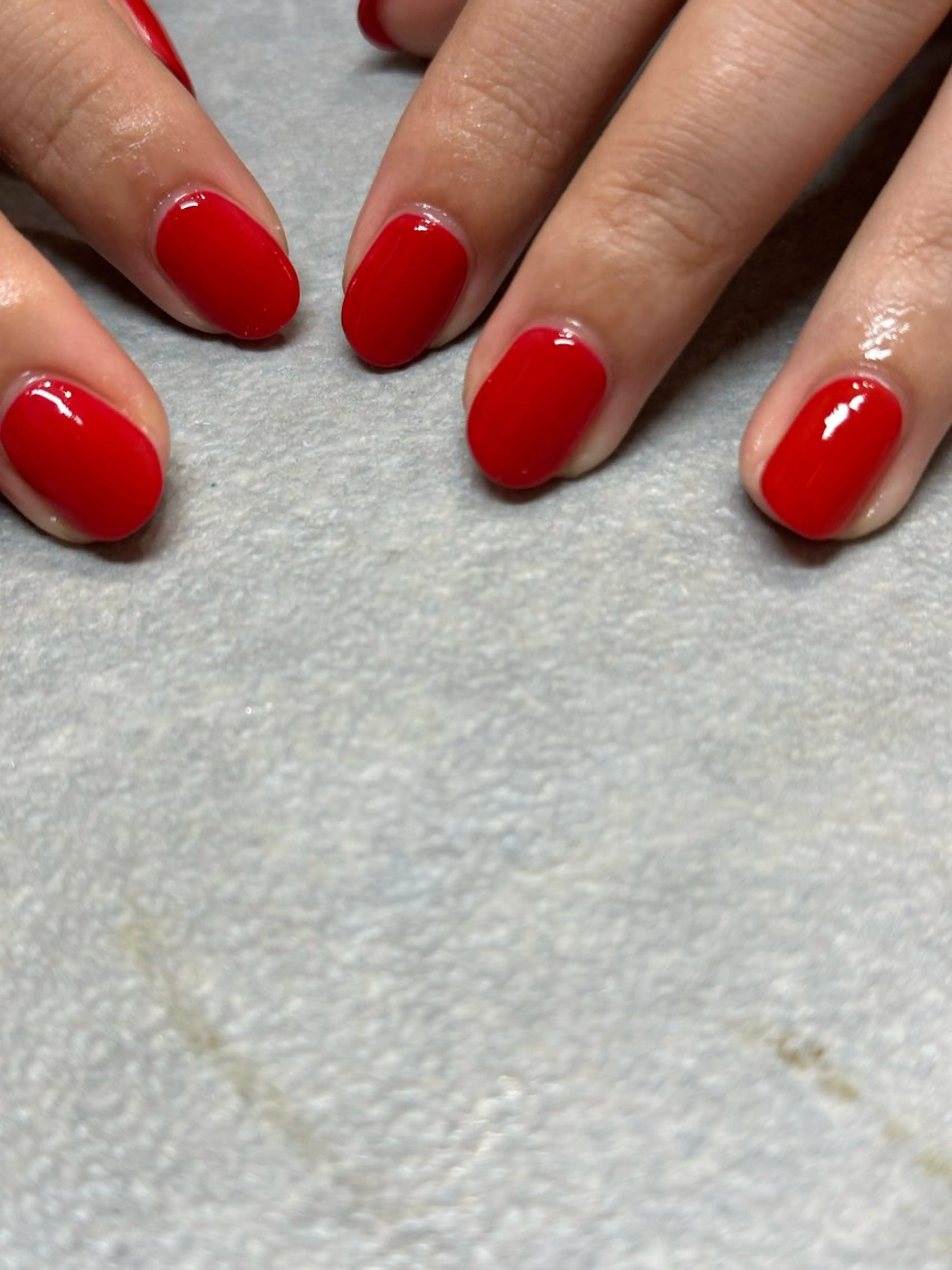 ネイル 赤色 ハンドネイル フットネイル kiii.__ ✴︎*のネイルデザイン