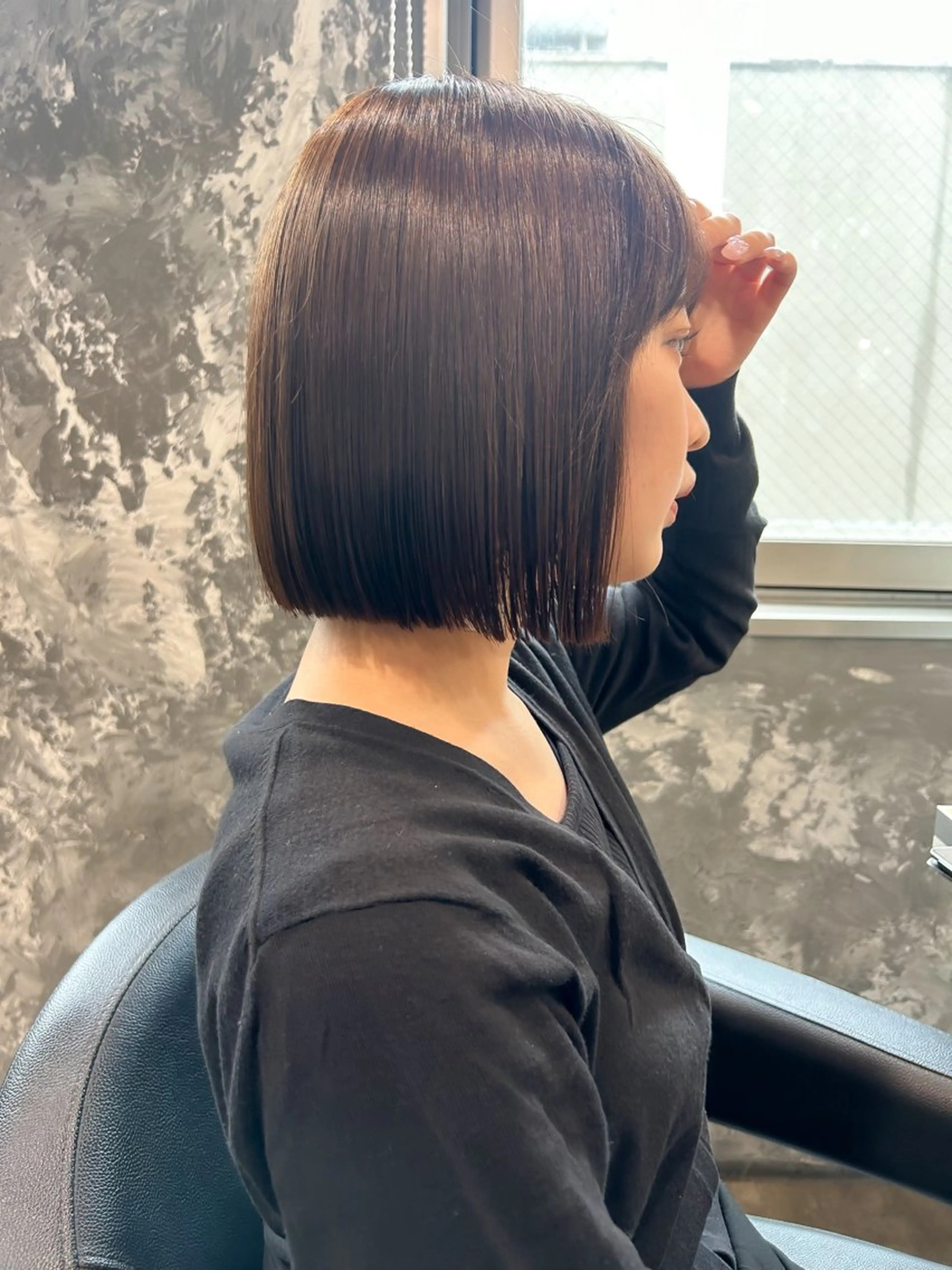 ショート カラー 切りっぱなしボブ 前下がりボブ ボブ 韓国風ヘア カット ヘアカラー トリートメント ヘアセット 🫧ハイトーン🫧 TOPstylistのヘアスタイル