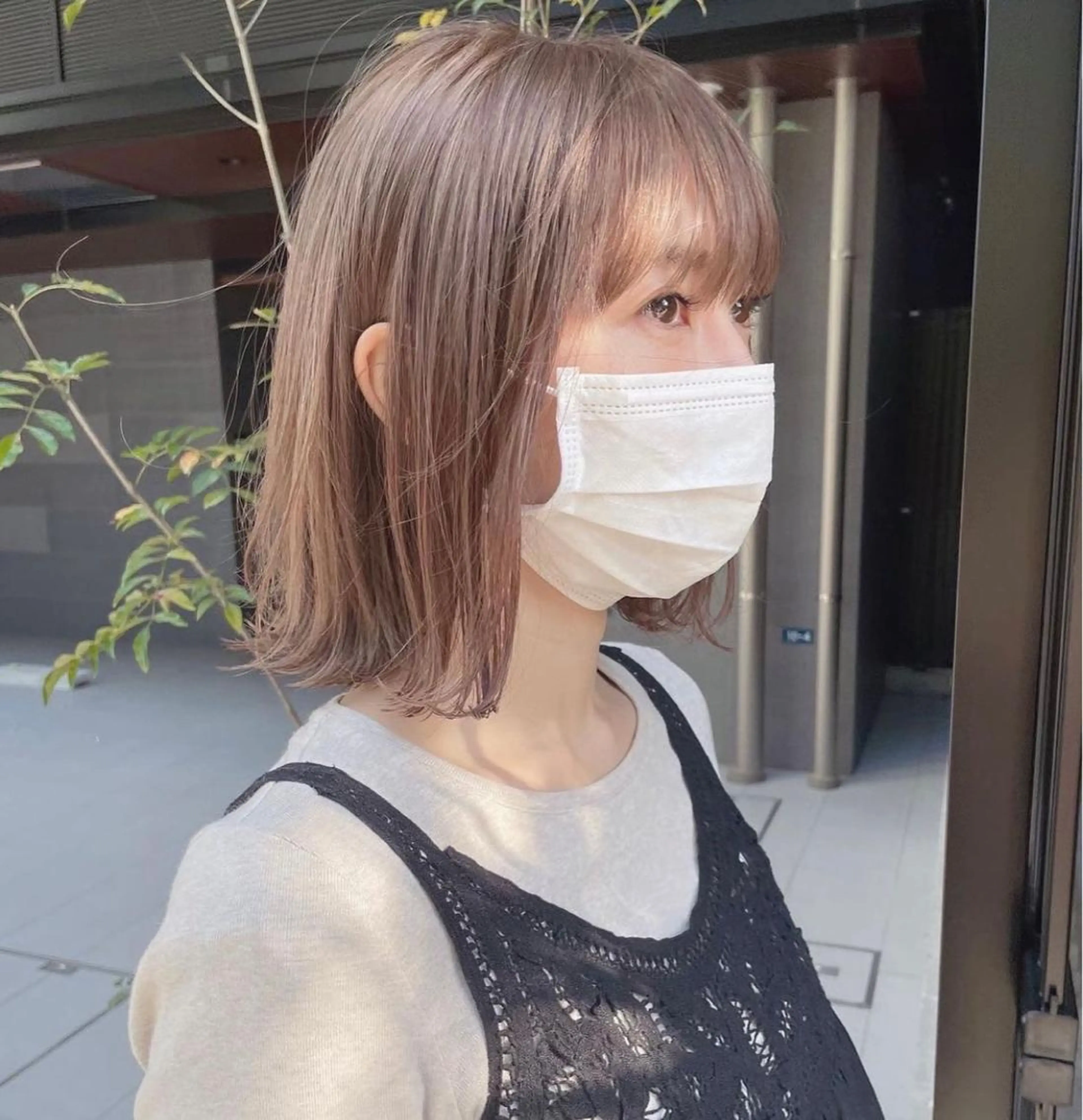 ミディアム カラー ベージュカラー ブリーチ ケアブリーチ ダブルカラー イヤリングカラー センターパート 田形清流のヘアスタイル