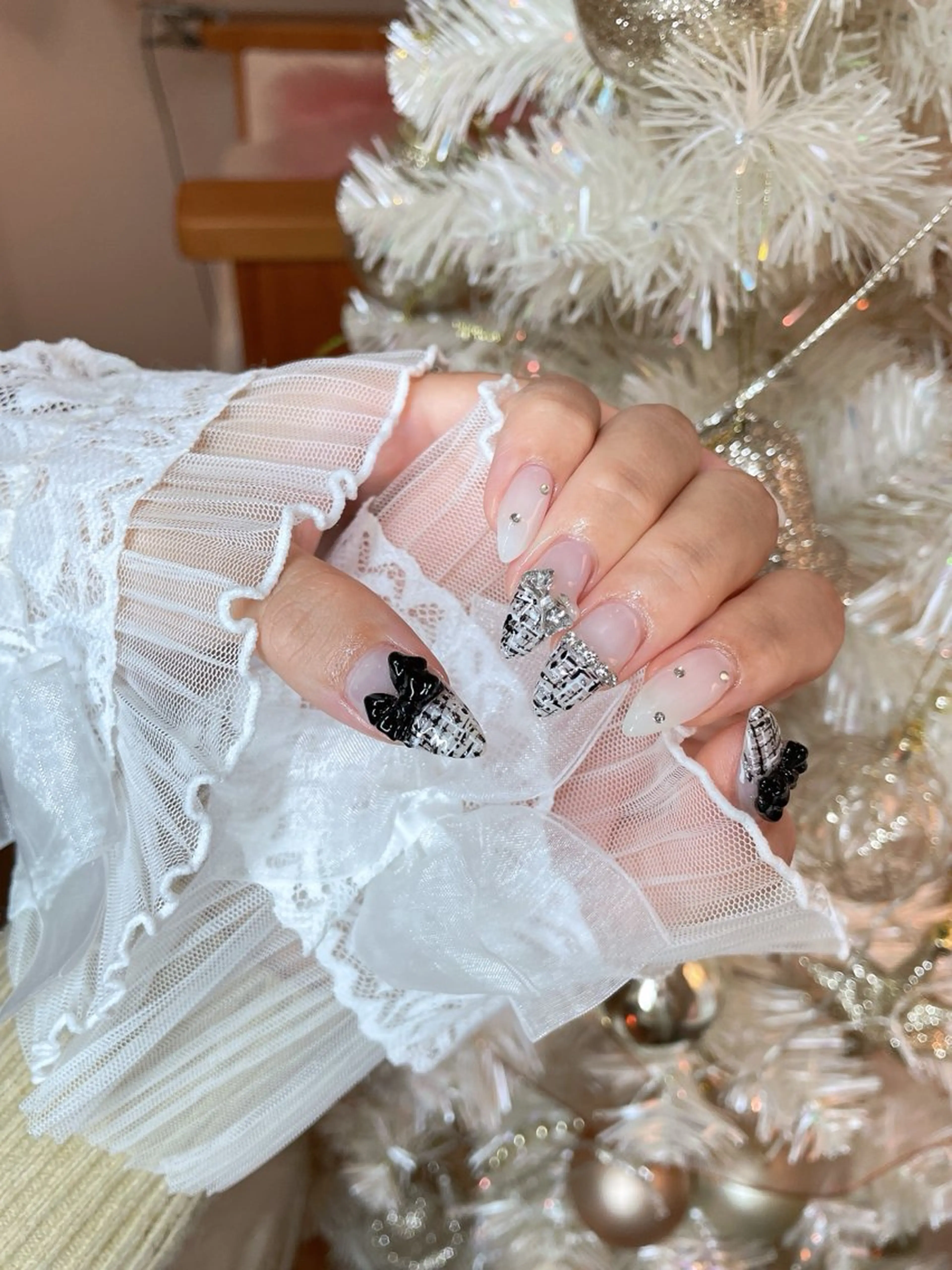 ネイル 23時まで❤︎韓国、 ワンホンネイルのネイルデザイン