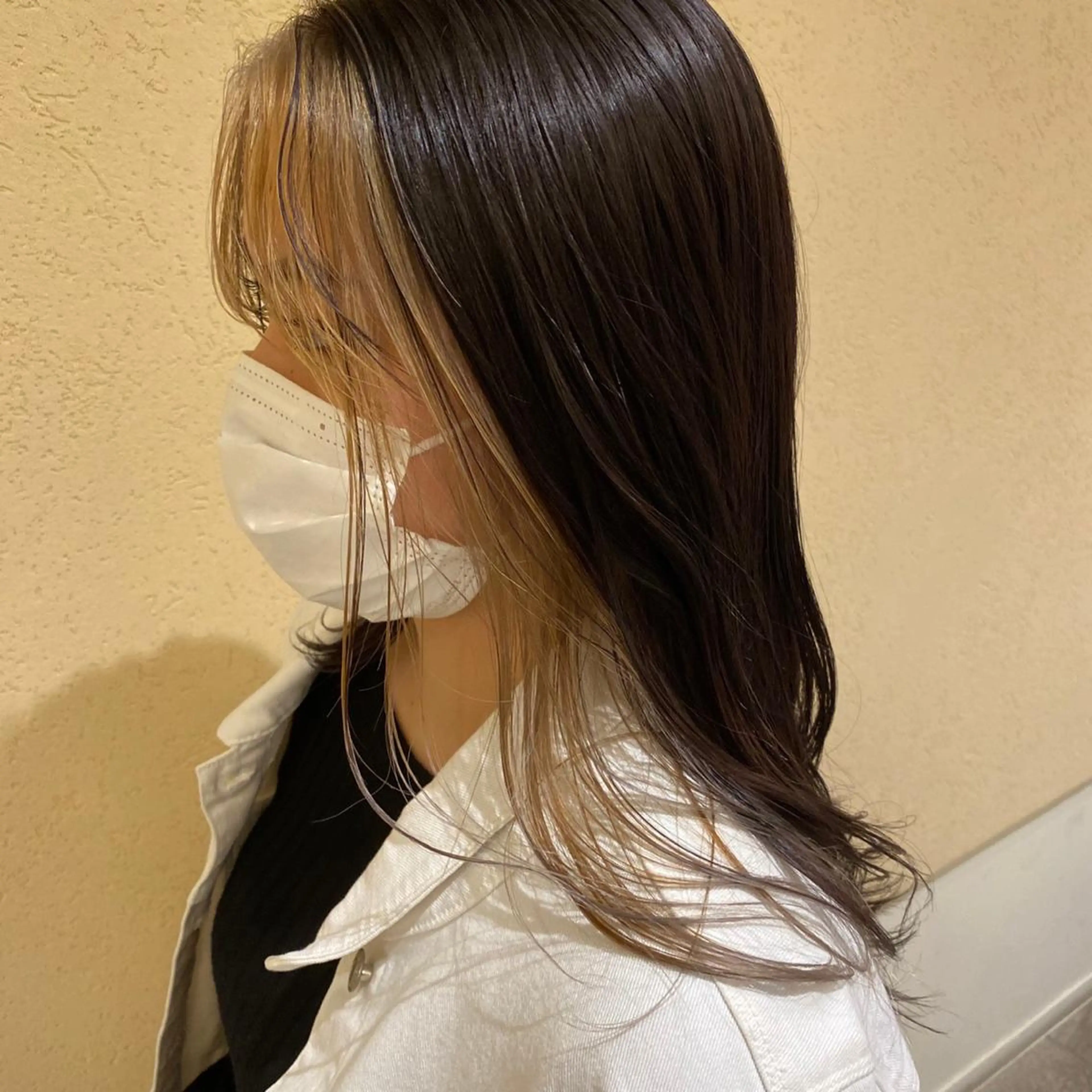 セミロング 新宿スペインカール ヨモギダのヘアスタイル
