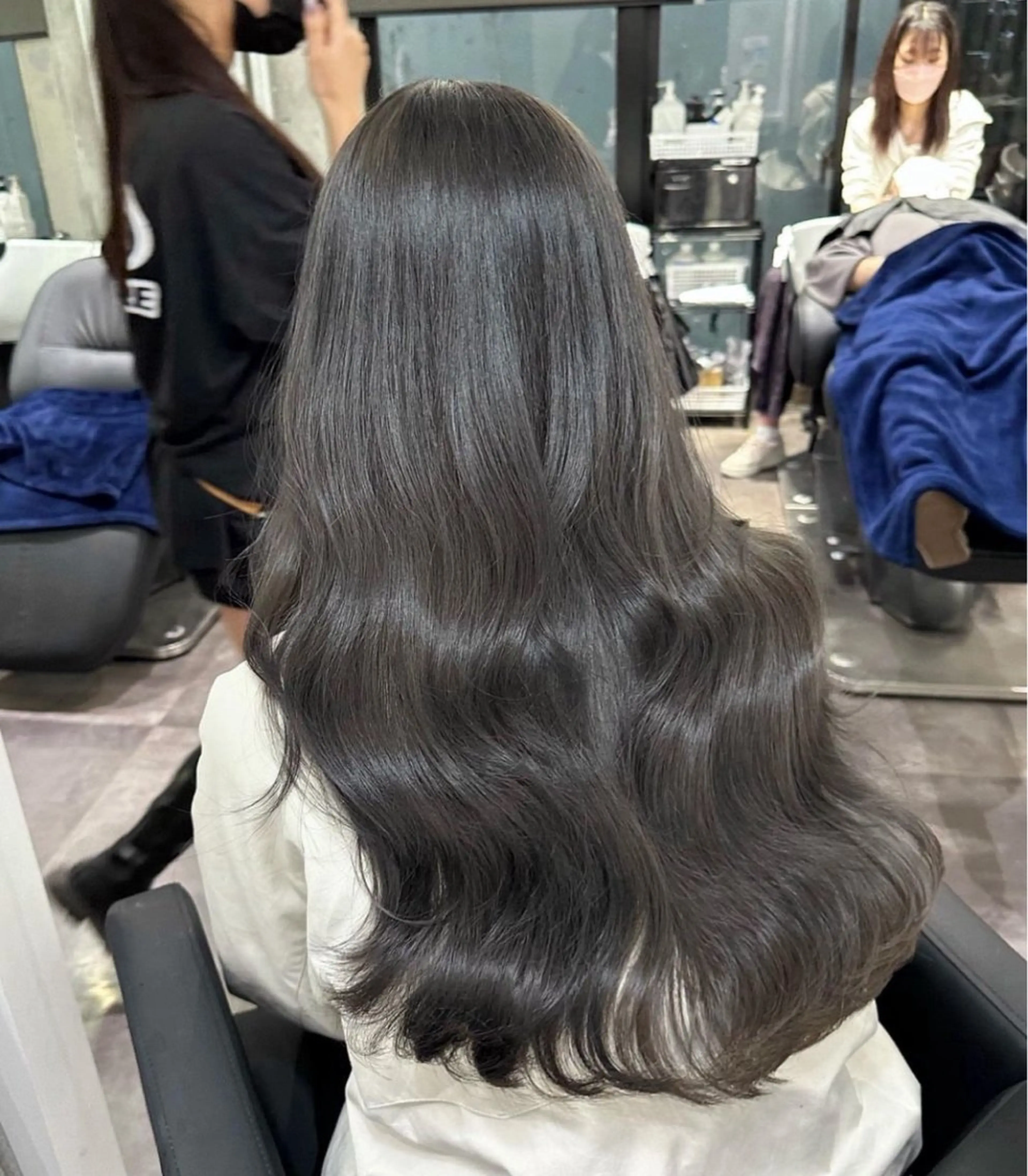 ロング カラー ヘアアレンジ ブラウンカラー 透明感カラー ダークブラウン 韓国風レイヤーカット 艶カラー🫧菊池のヘアスタイル