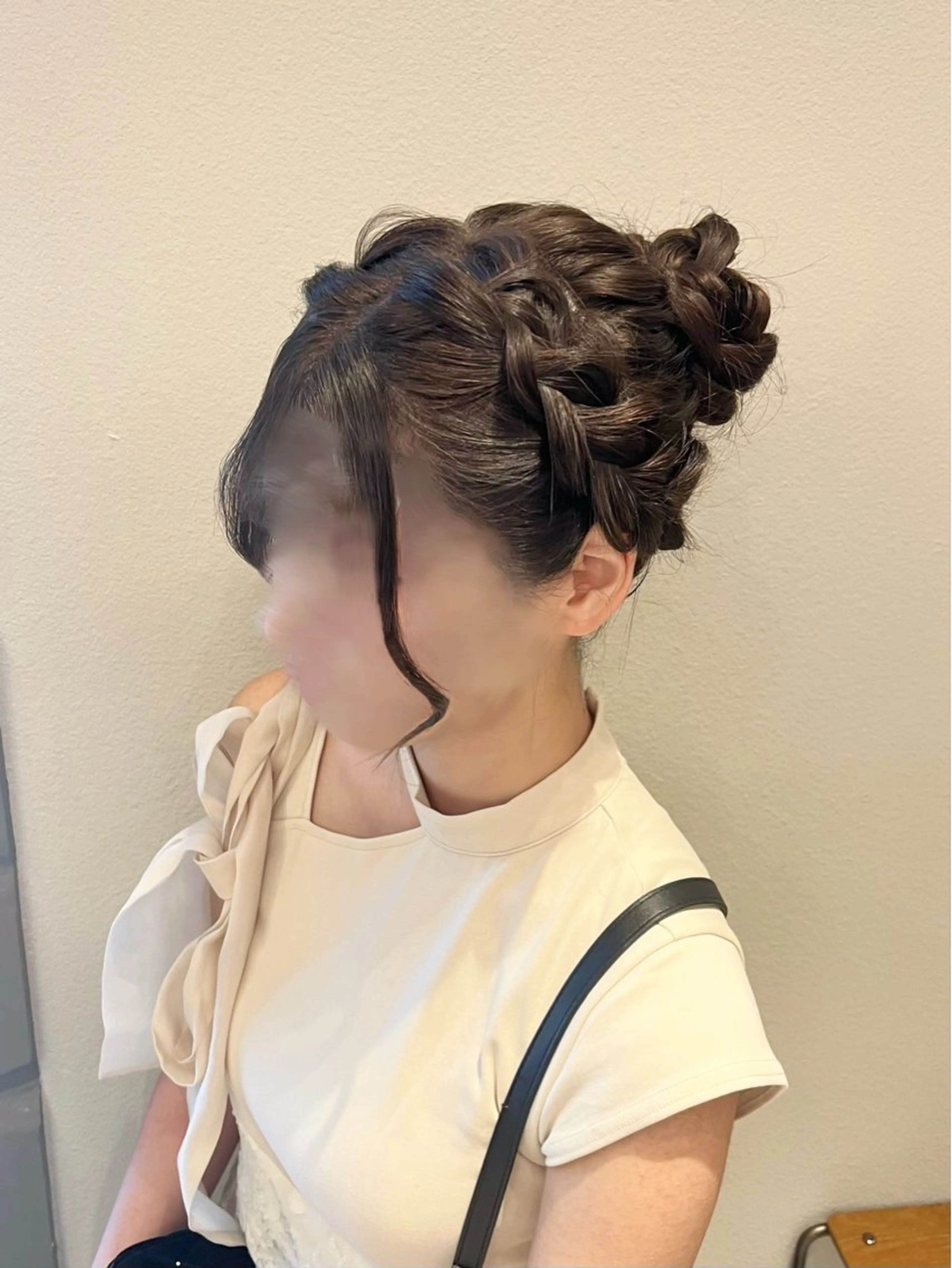 ミディアム ヘアアレンジ お団子ヘア ヘアセット ヘアメ/アレンジ/暖 色/顔周り/あつはのヘアスタイル
