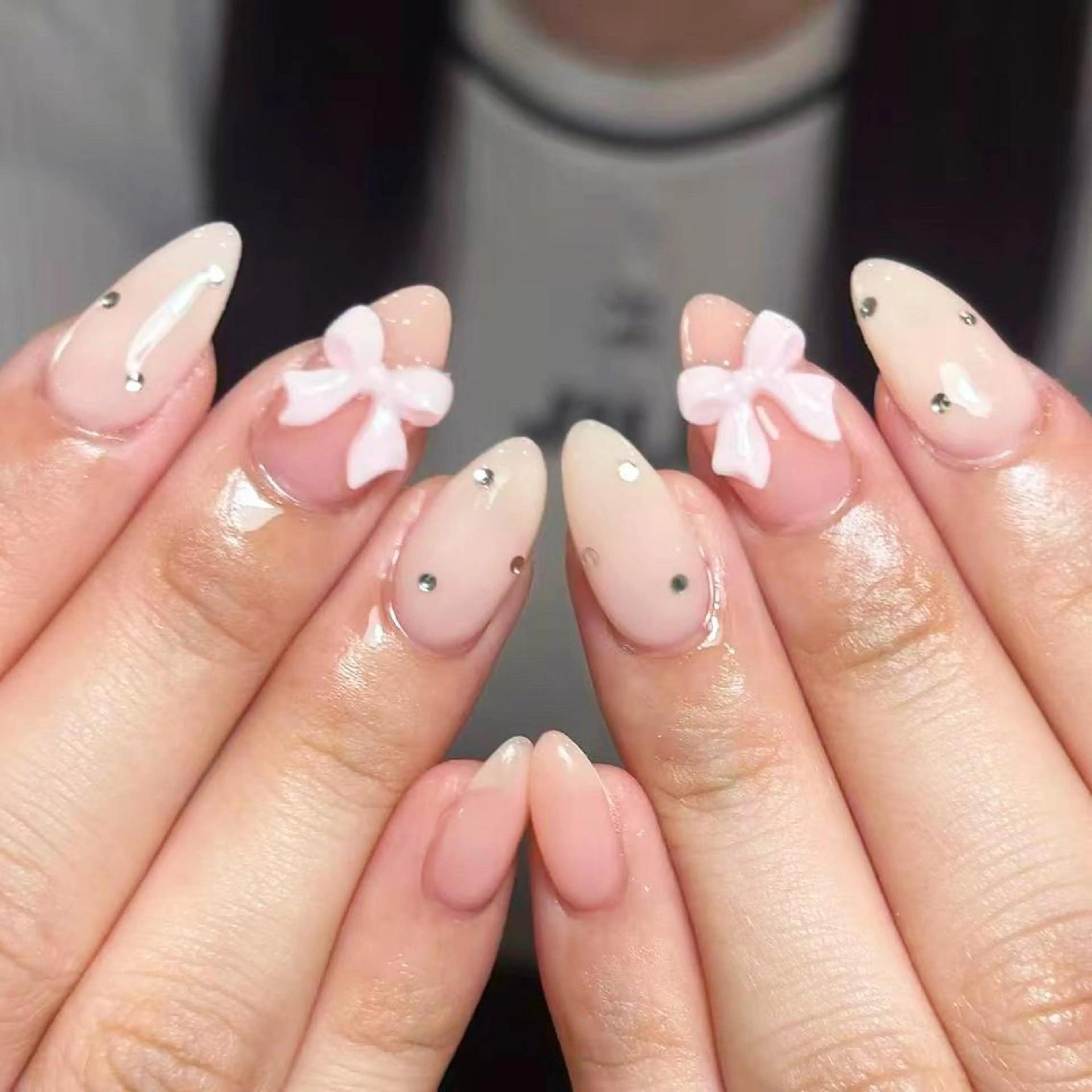 ネイル アートネイル オーロラネイル ガーリー キラキラネイル マグネットネイル ハンドネイル YOYO 💅のネイルデザイン