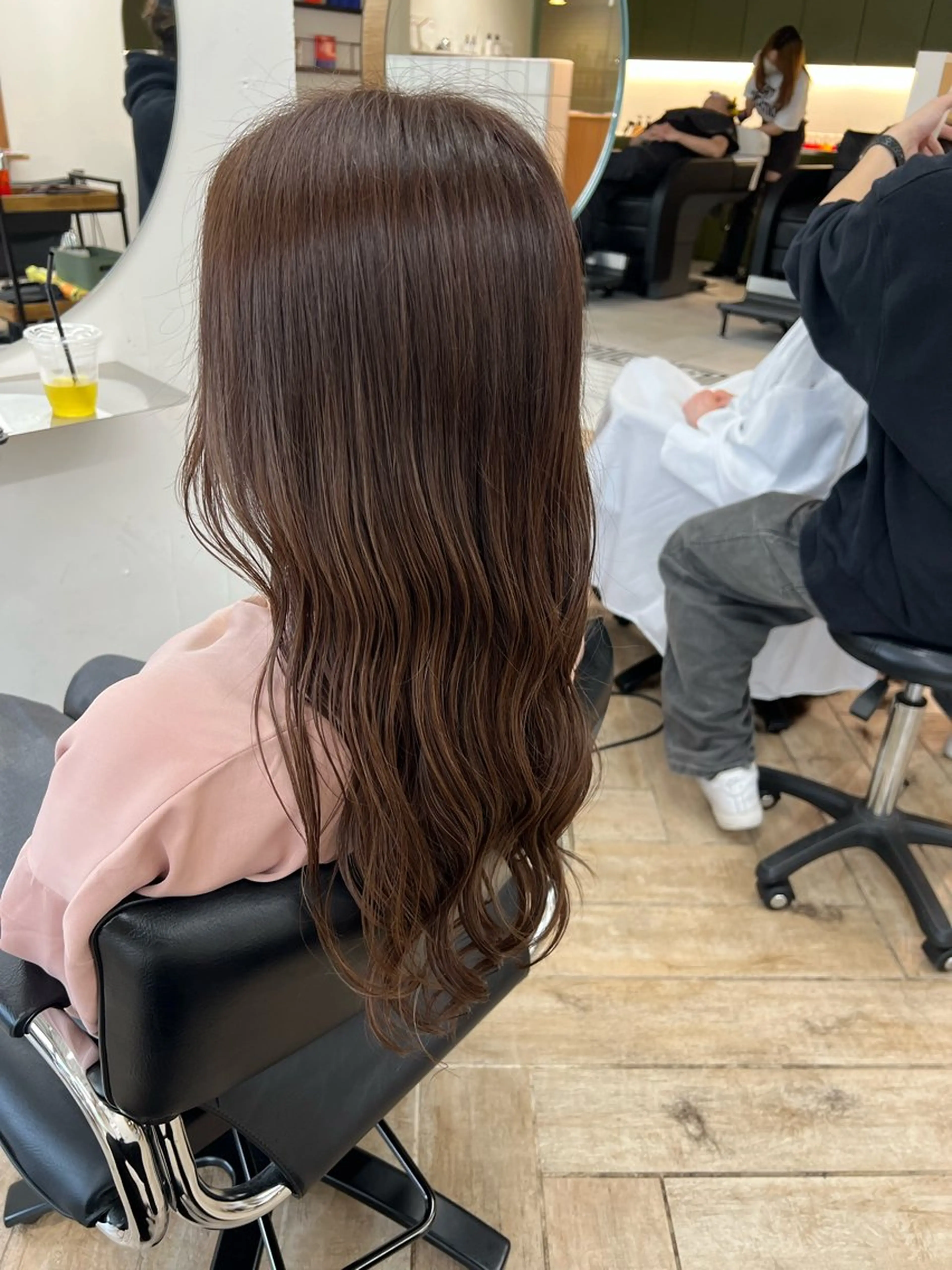 ロング カラー カット ヘアカラー トリートメント ベージュ/グレージュ 新潟/万代/井上佑のヘアスタイル