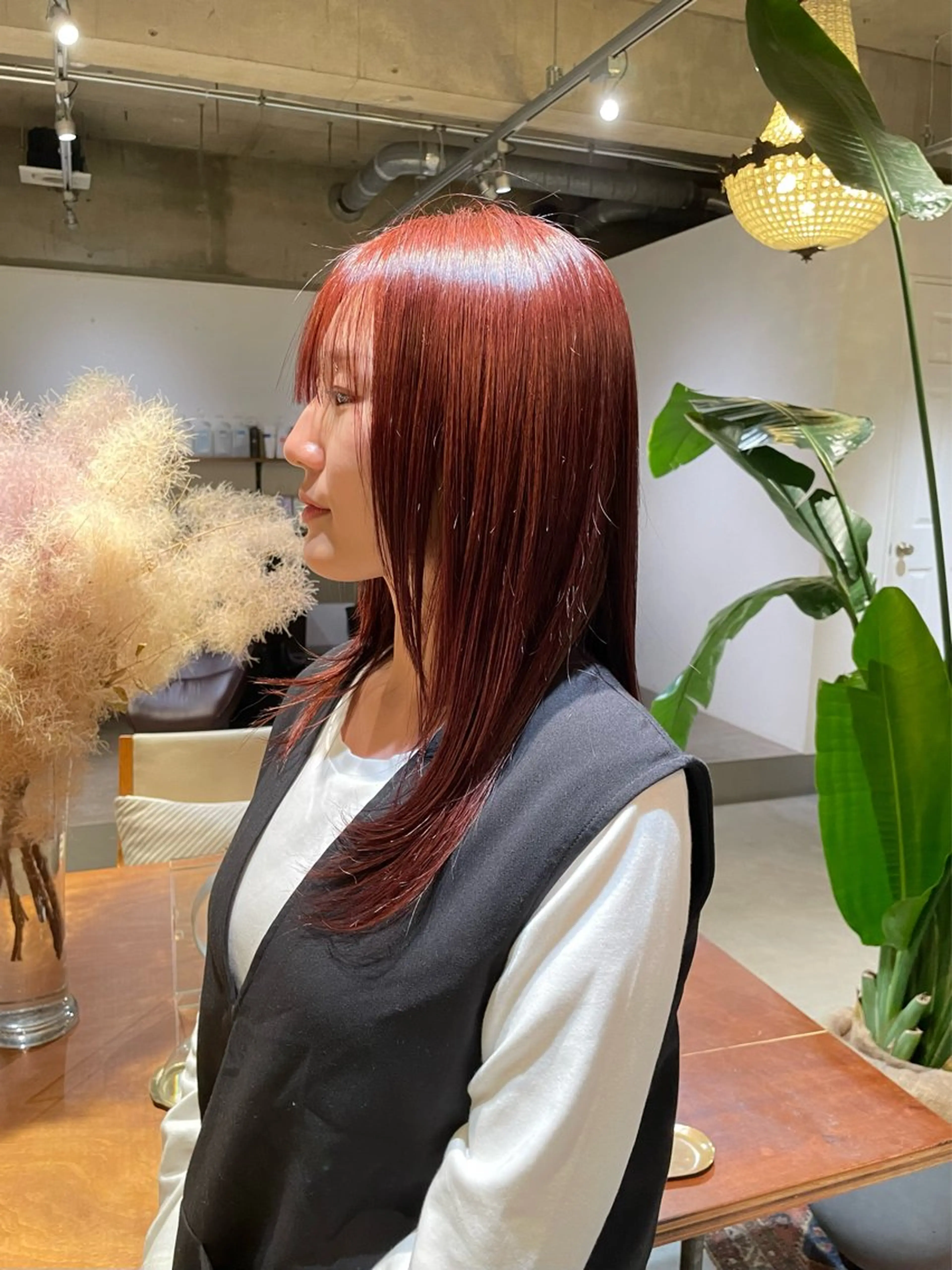 ロング カラー ブリーチ ブリーチなしカラー レッドカラー ヘアカラー 尾上 勇気のヘアスタイル