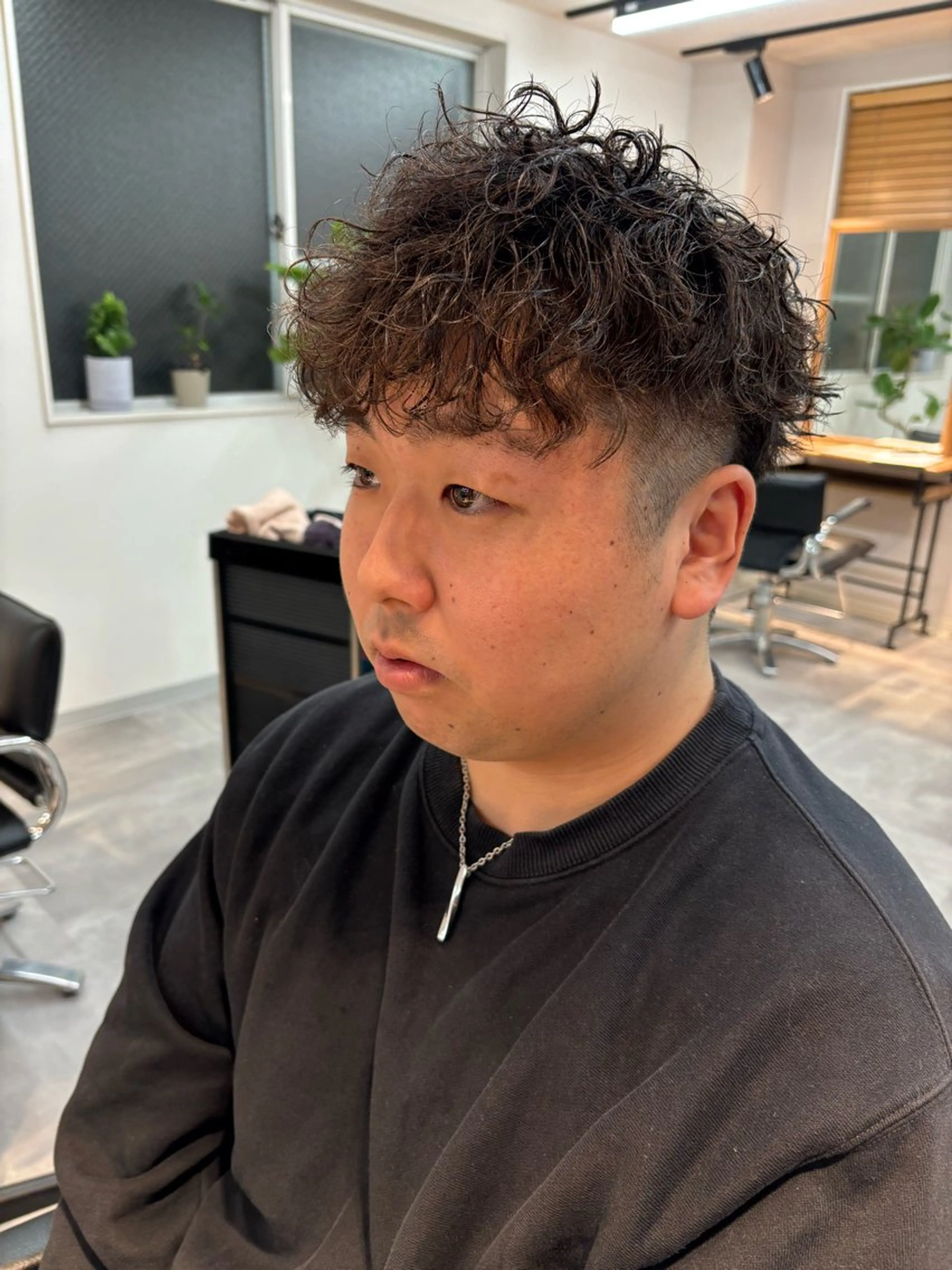 パーマ メンズ メンズパーマ ツイストスパイラルパーマ 波巻きパーマ スパイラルパーマ カット パーマ 保立/メンズカット 千葉駅フェザーパーマのヘアスタイル