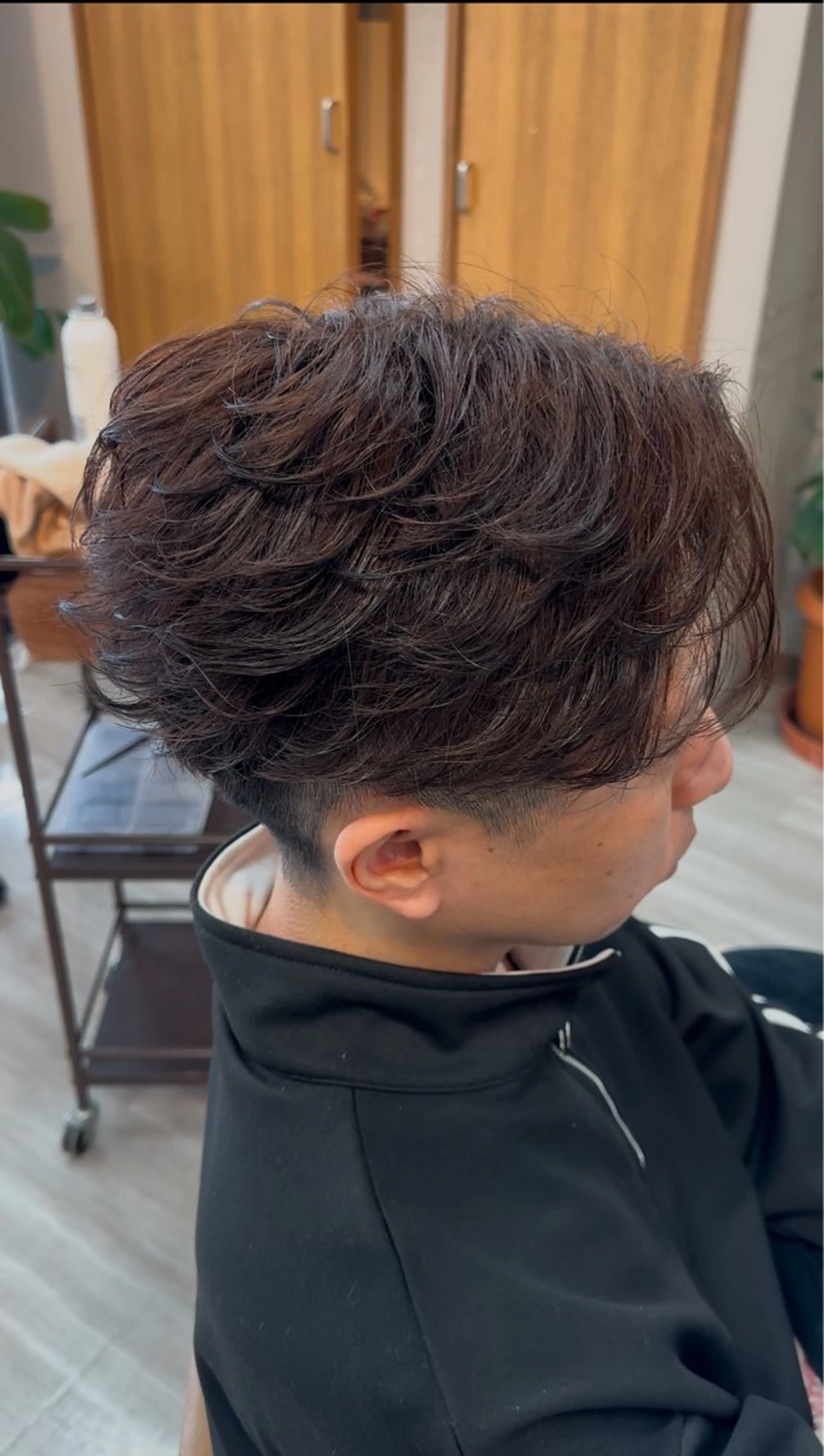 パーマ メンズ フェザーパーマ メンズパーマ カット パーマ arika　オケシ リョウダイのヘアスタイル