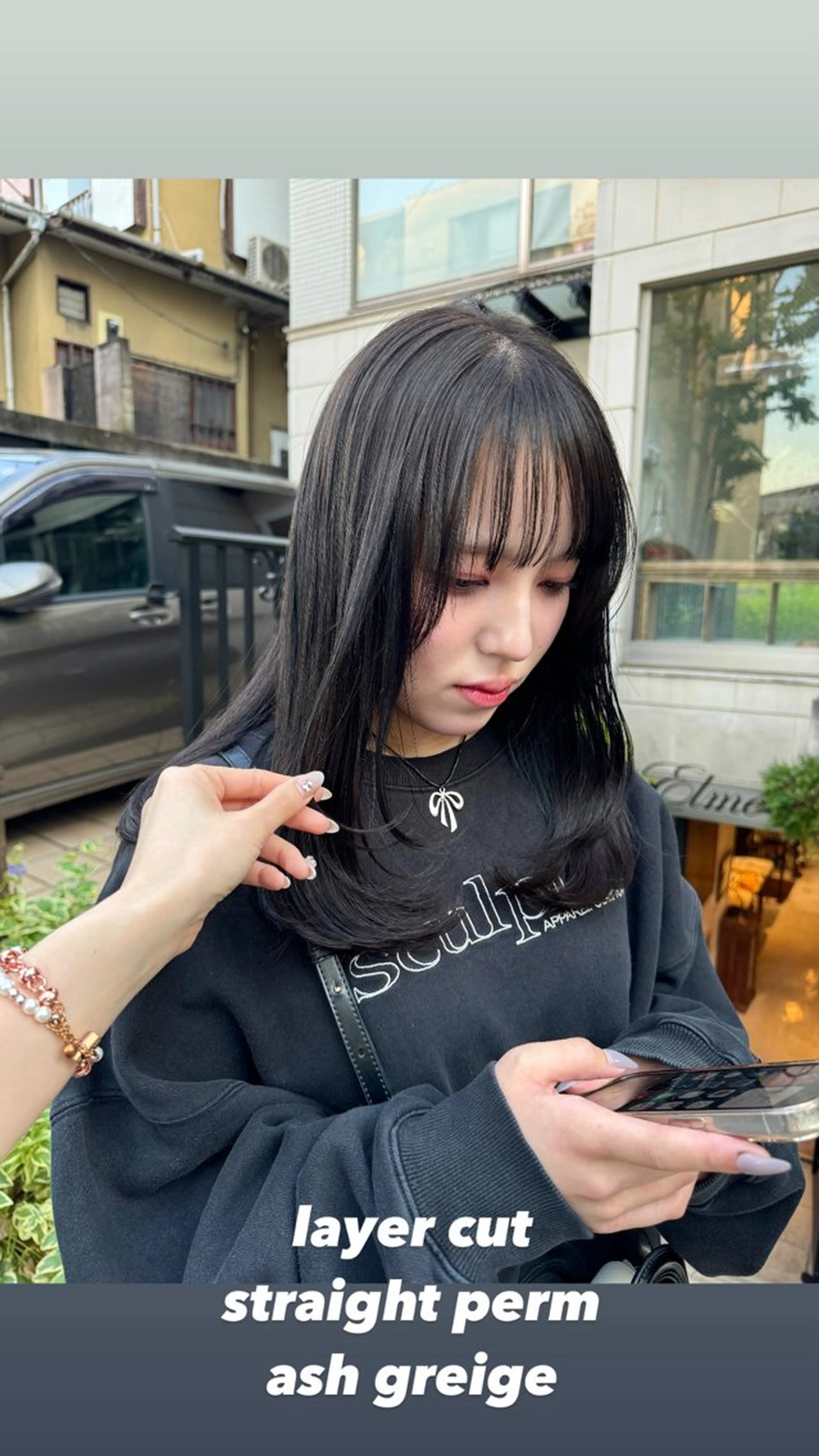 セミロング カラー アッシュ アッシュグレー アッシュグレージュ グレージュ レイヤーカット 似合わせモテヘア Akari🦢🖤のヘアスタイル