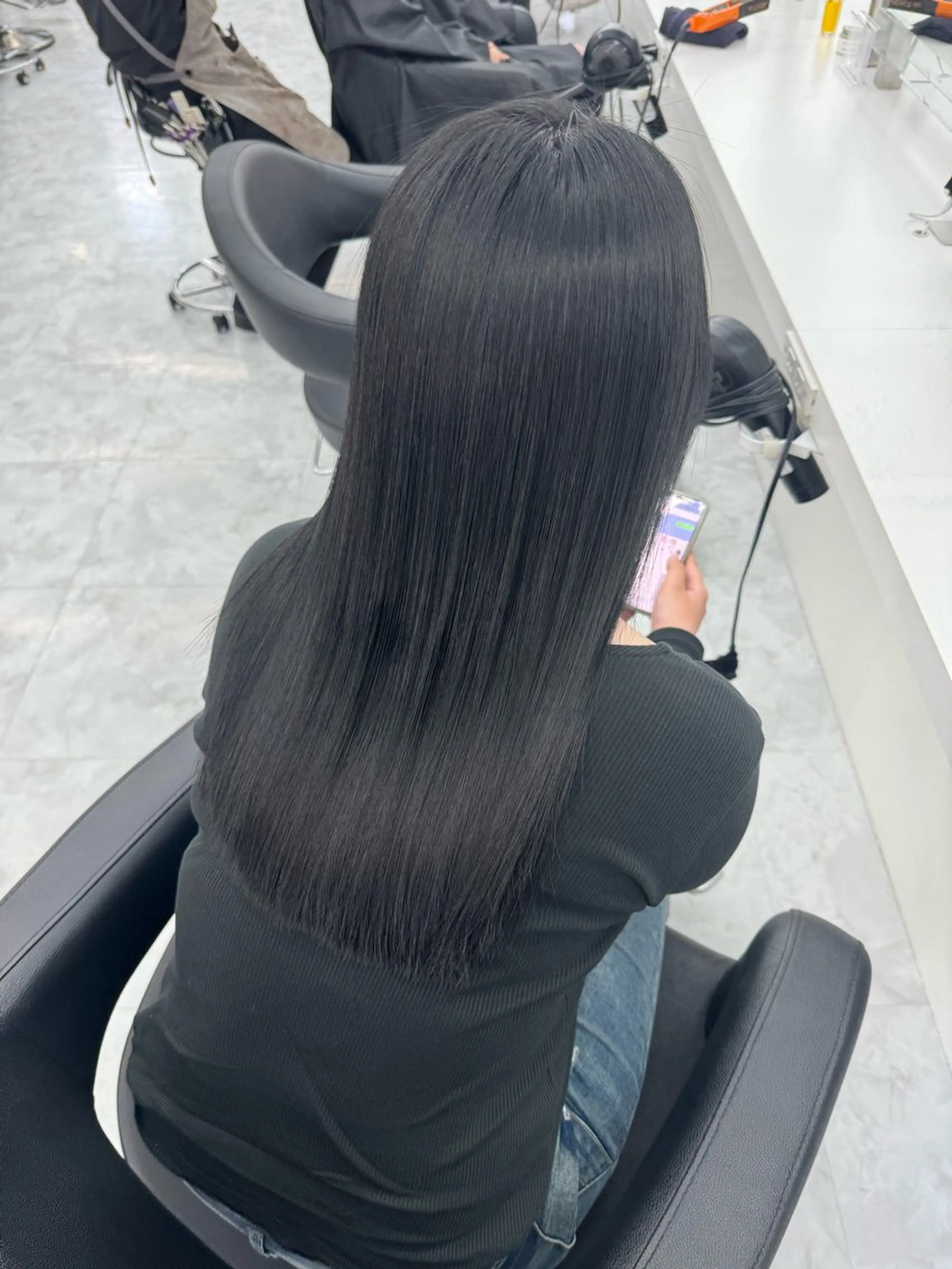 ロング カラー 🩶niina 暗髪韓国系カラー🩶のヘアスタイル