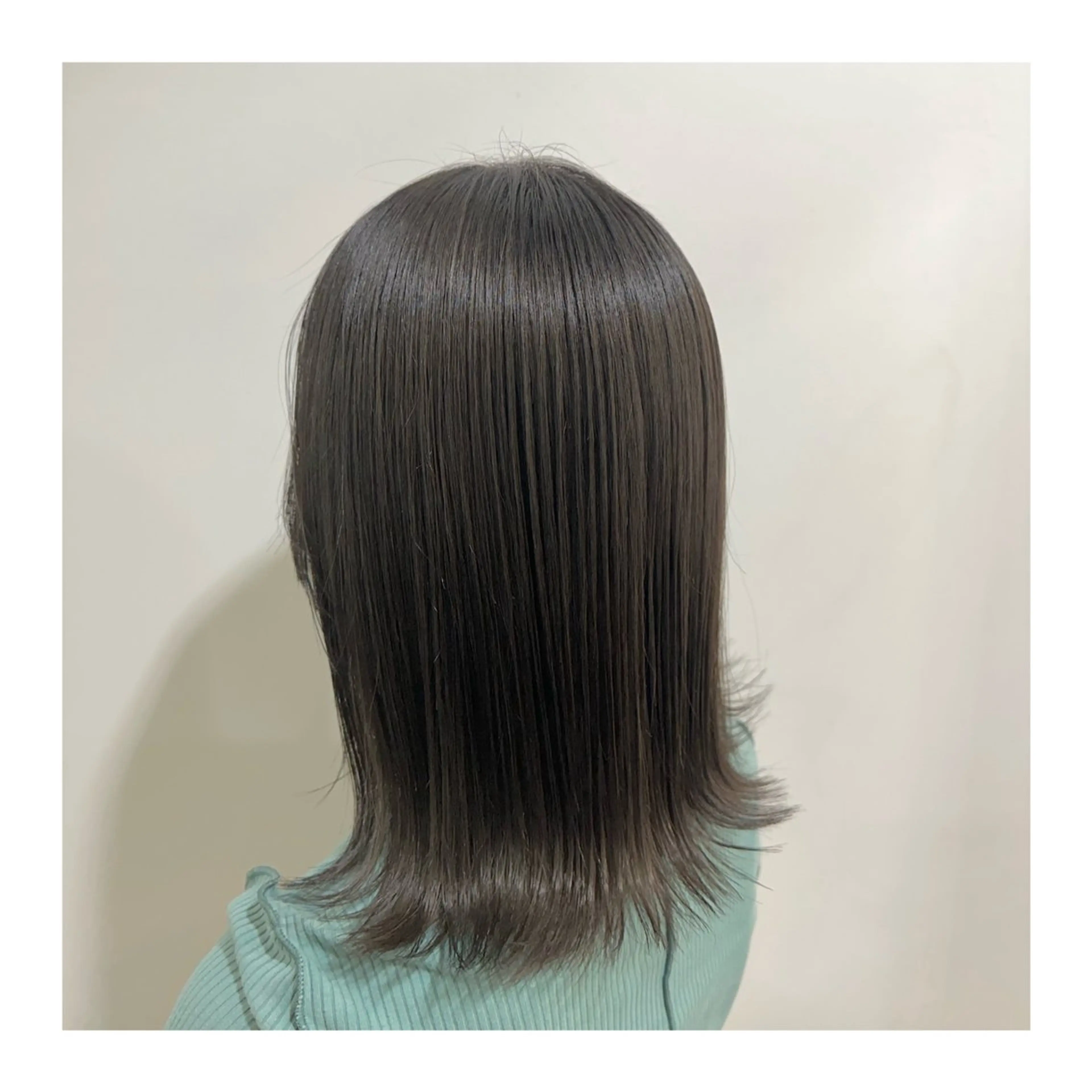 セミロング カラー カット ヘアカラー あべ ゆうかのヘアスタイル
