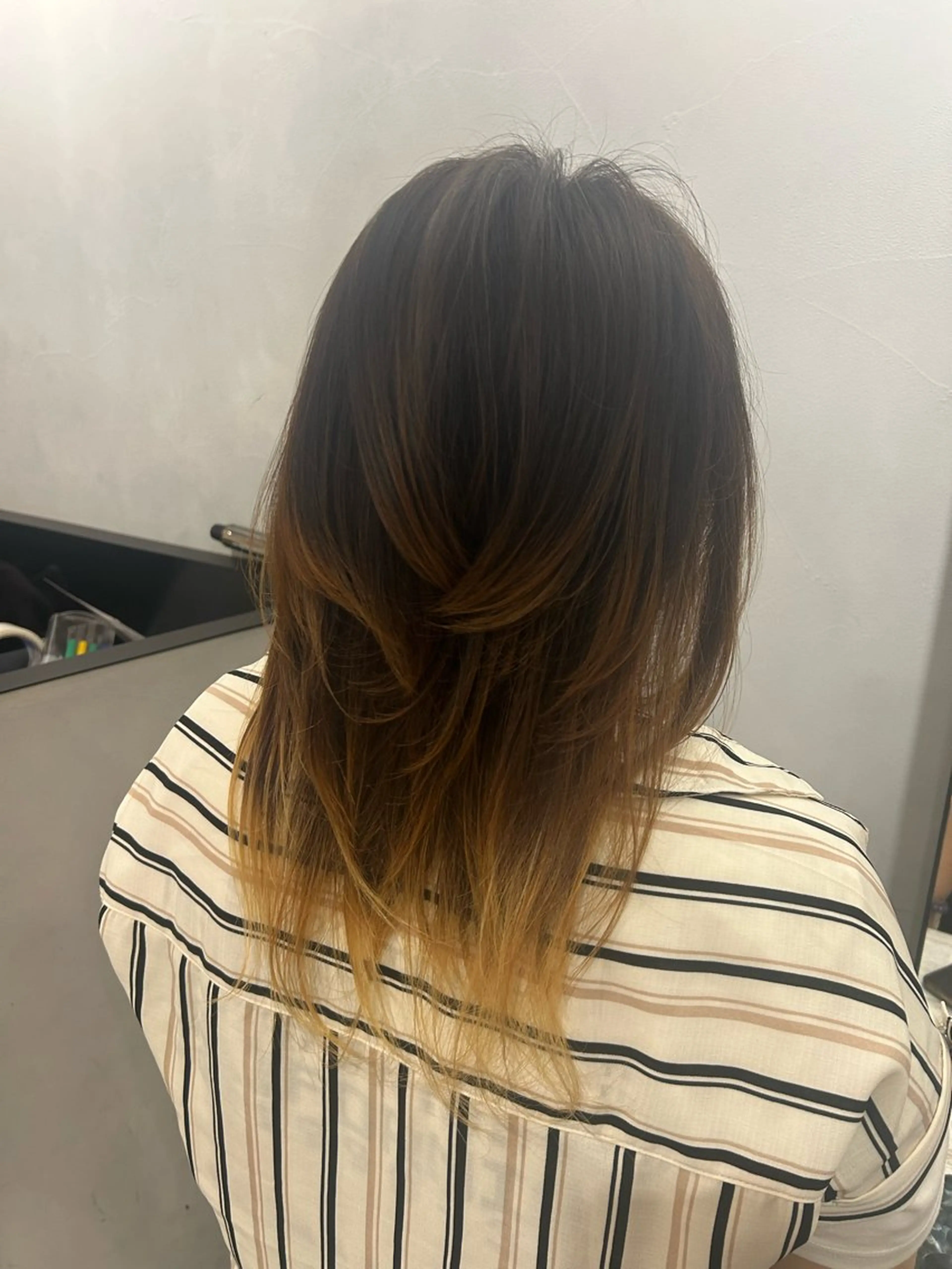 ロング レイヤーカット IT by ALBUMあいりのヘアスタイル