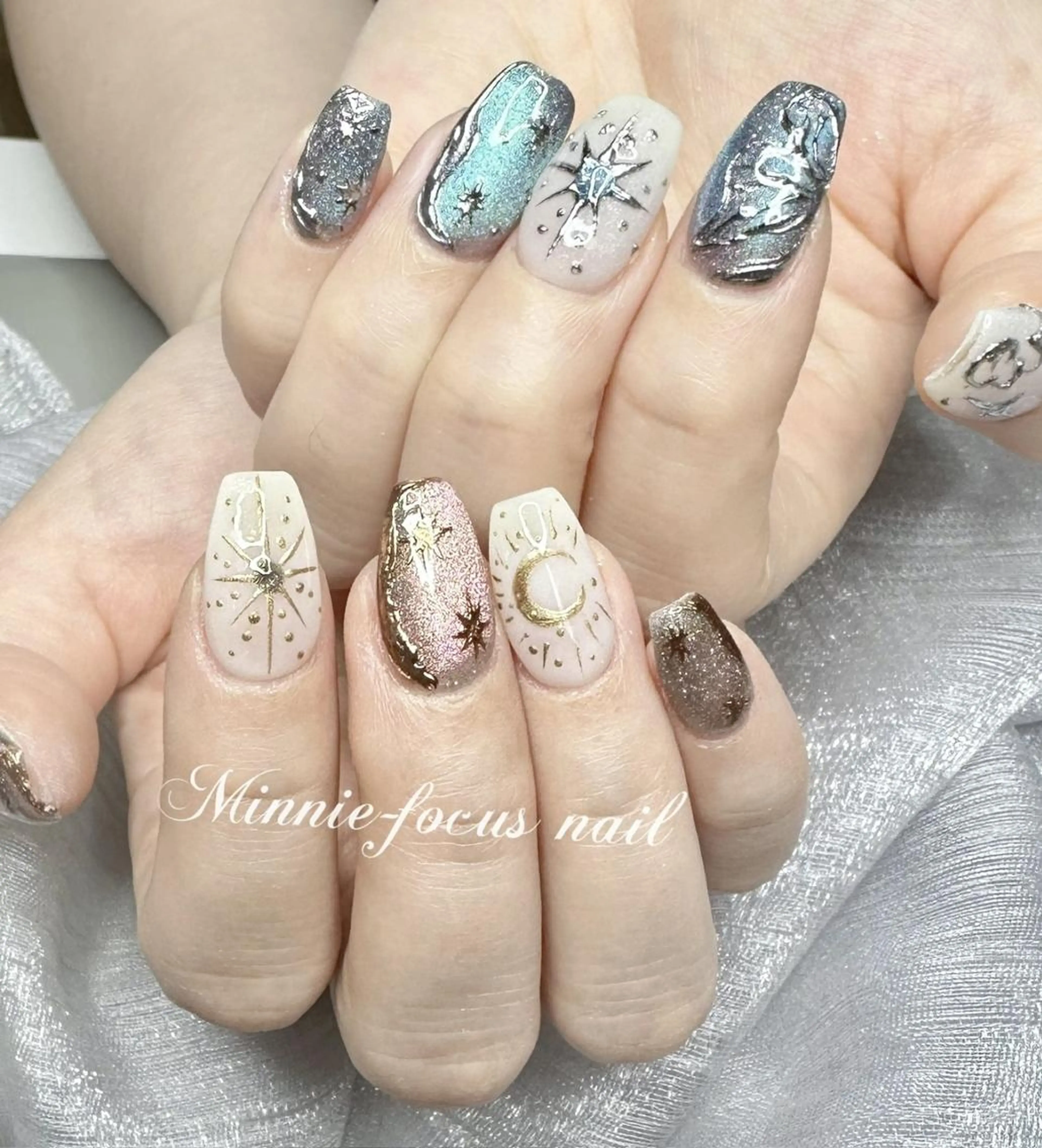 ネイル アートネイル ゴージャス マグネットネイル ミラーネイル 持ち込み ハンドネイル 🧸Lydia nail✨のネイルデザイン
