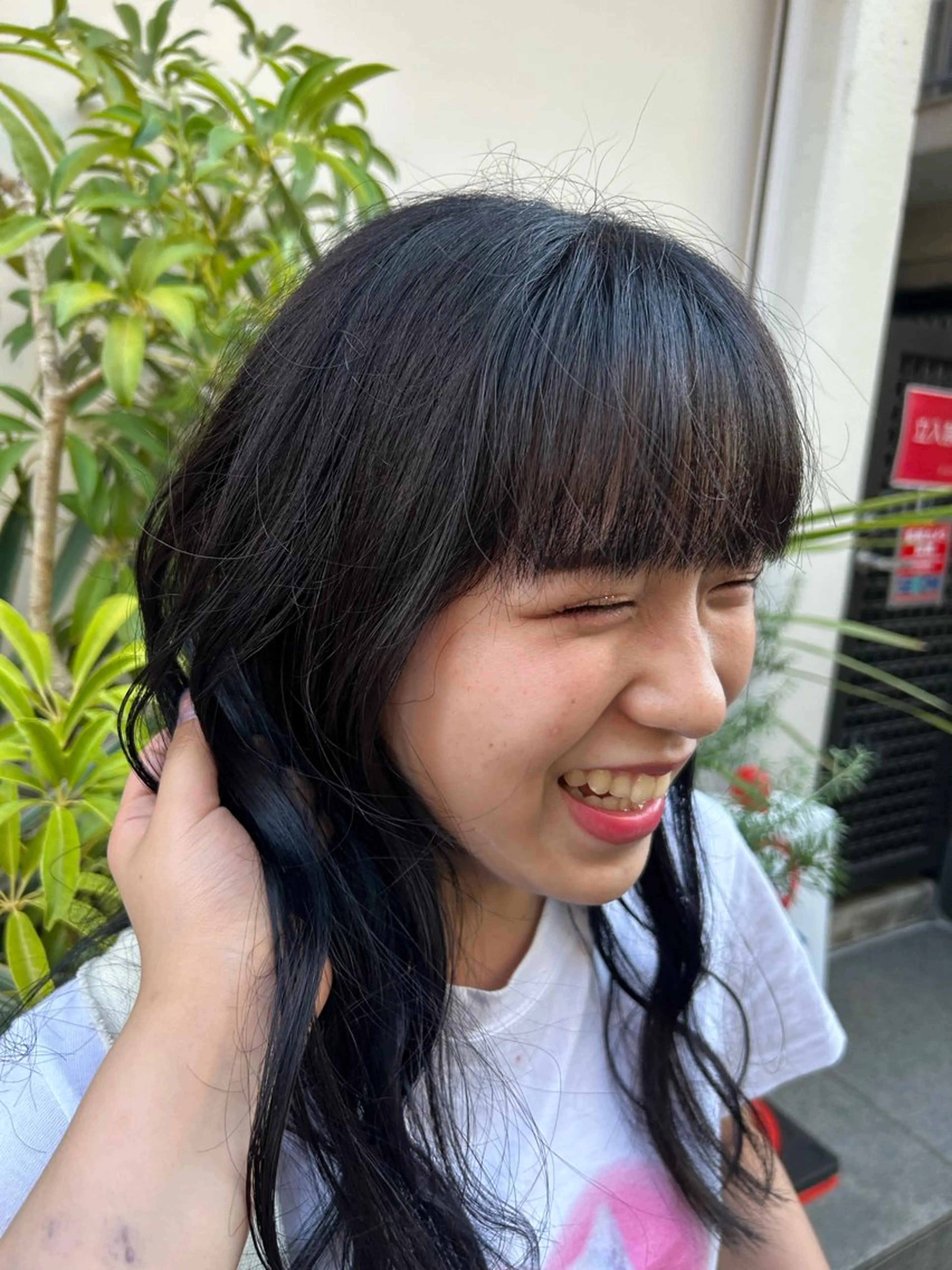 セミロング カラー 黒髪 ブルーカラー ブルーブラック 透明感カラー レイヤー×初 パーマ|hinakoのヘアスタイル