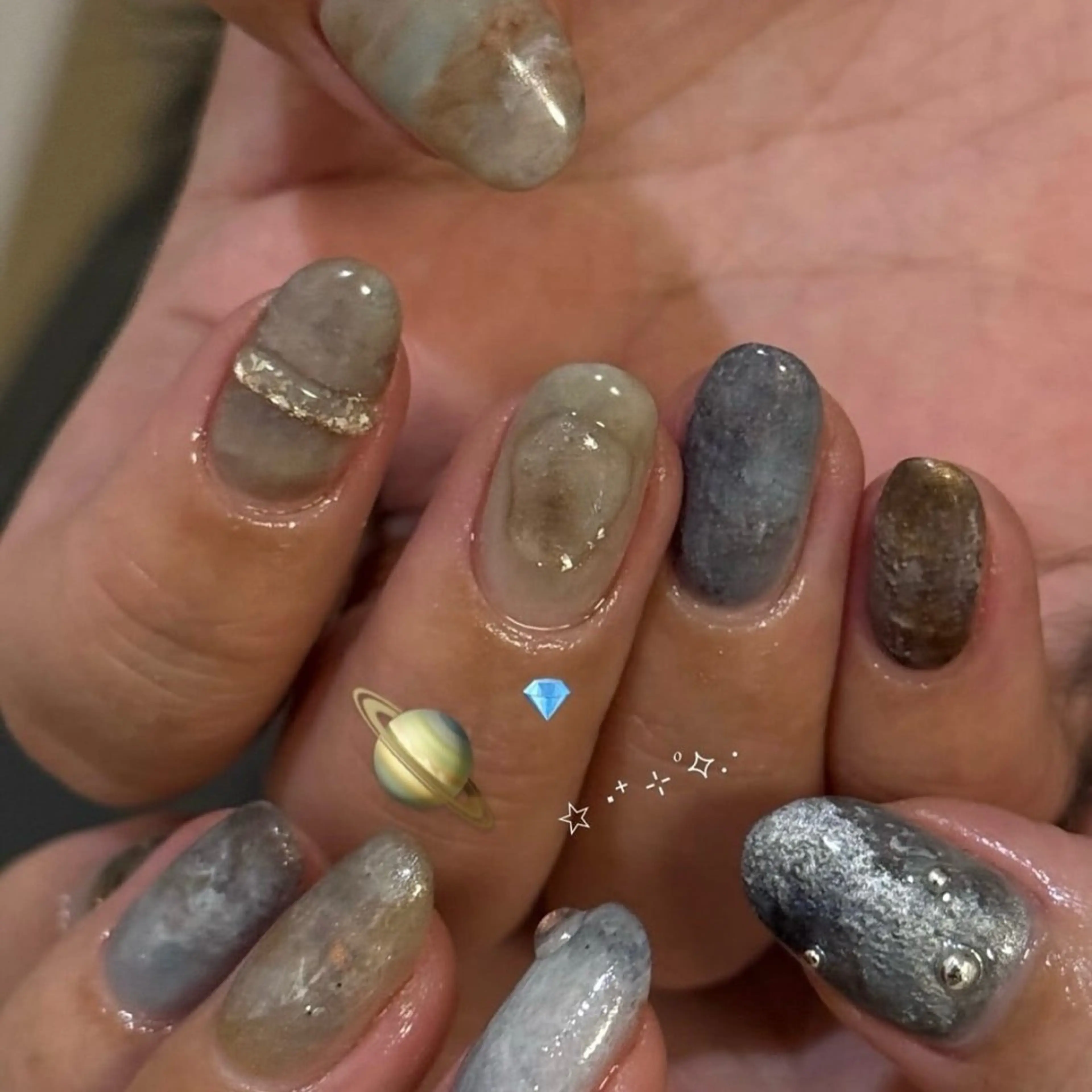 ネイル キラキラネイル マグネットネイル ニュアンスネイル talo .のネイルデザイン