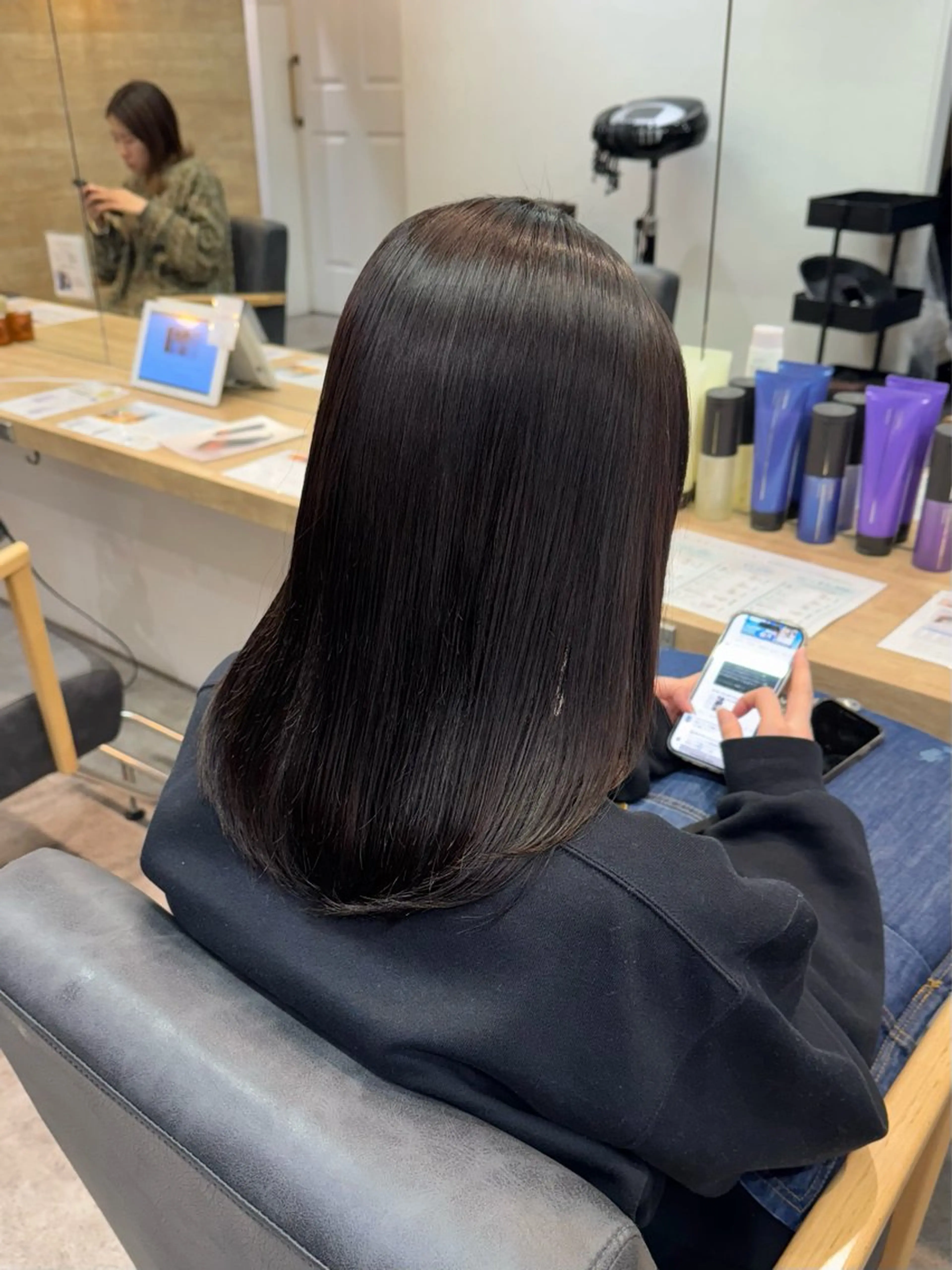 セミロング カラー ヘアカラー 艶カラーヘアアレンジ 縮毛矯正🍓ひふみのヘアスタイル